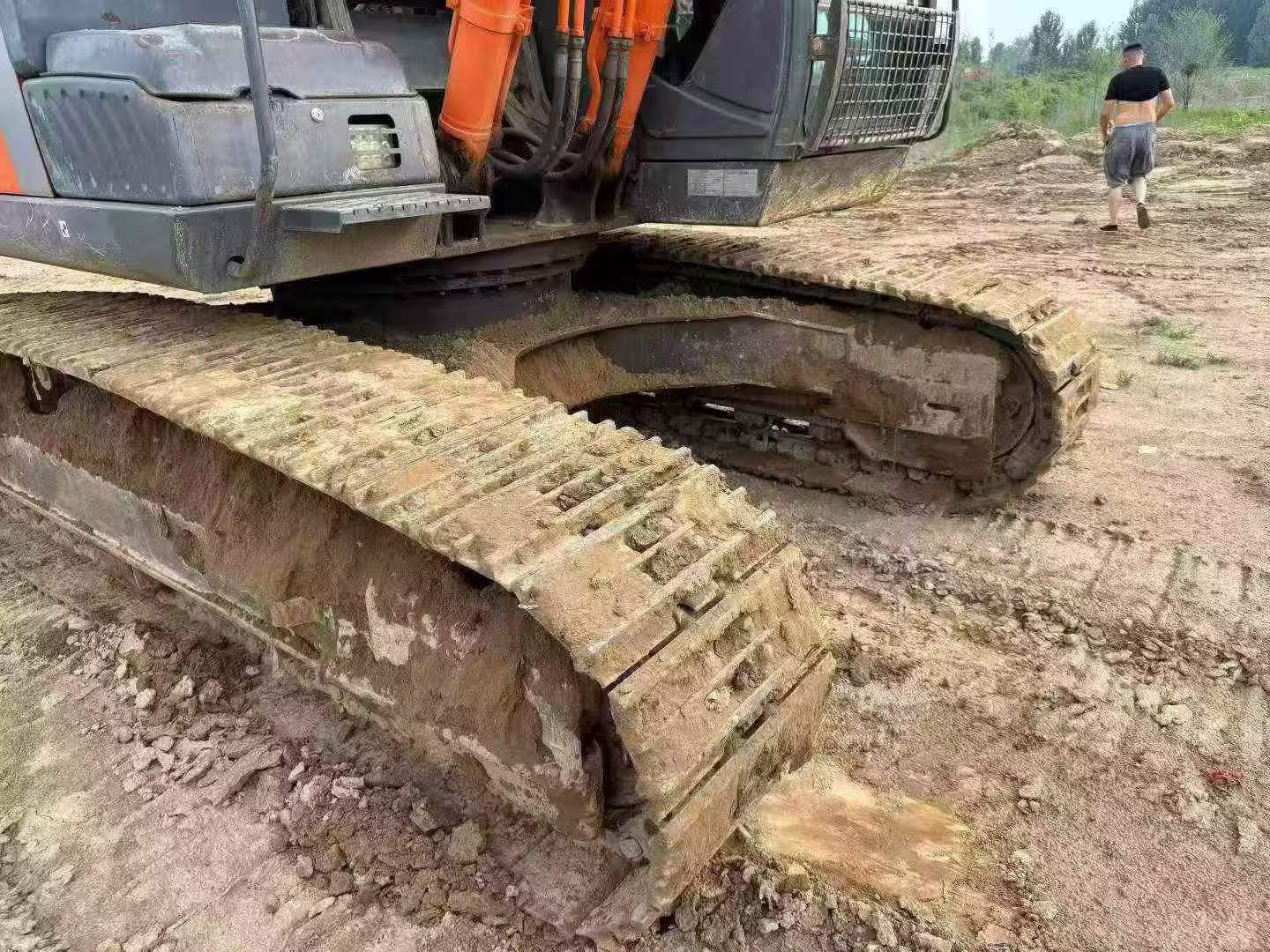 Купить Подержанный Экскаватор Hitachi EX200-3 / 4 Купить Подержанный Экскаватор Hitachi EX200-3 / 4