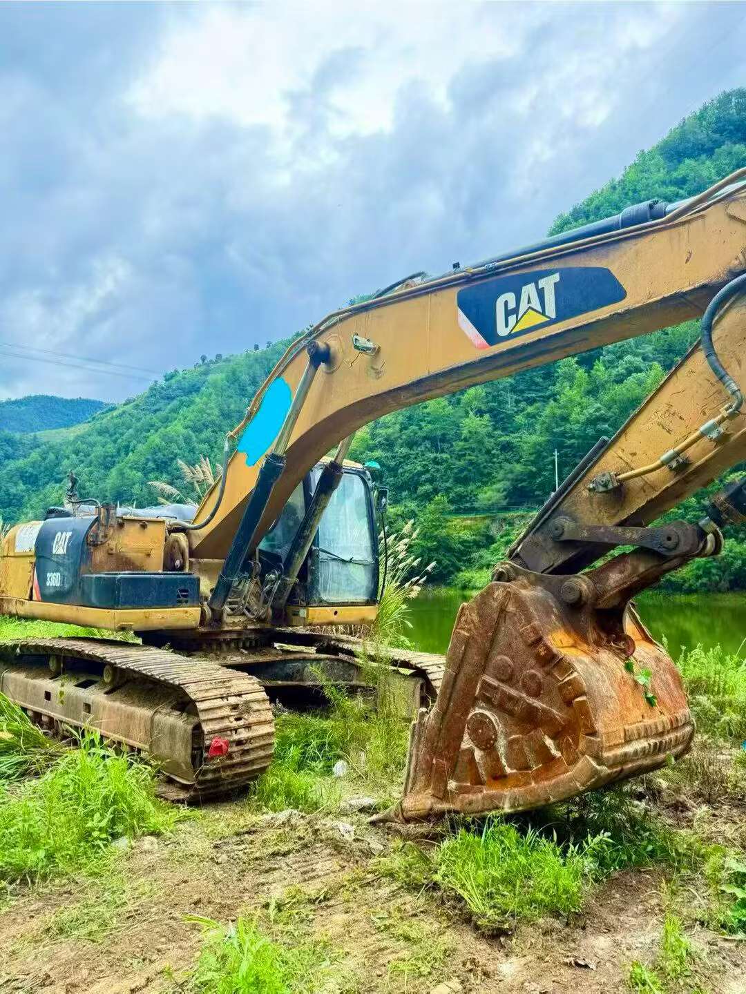 Buy Caterpillar 330B Used Excavator / 5