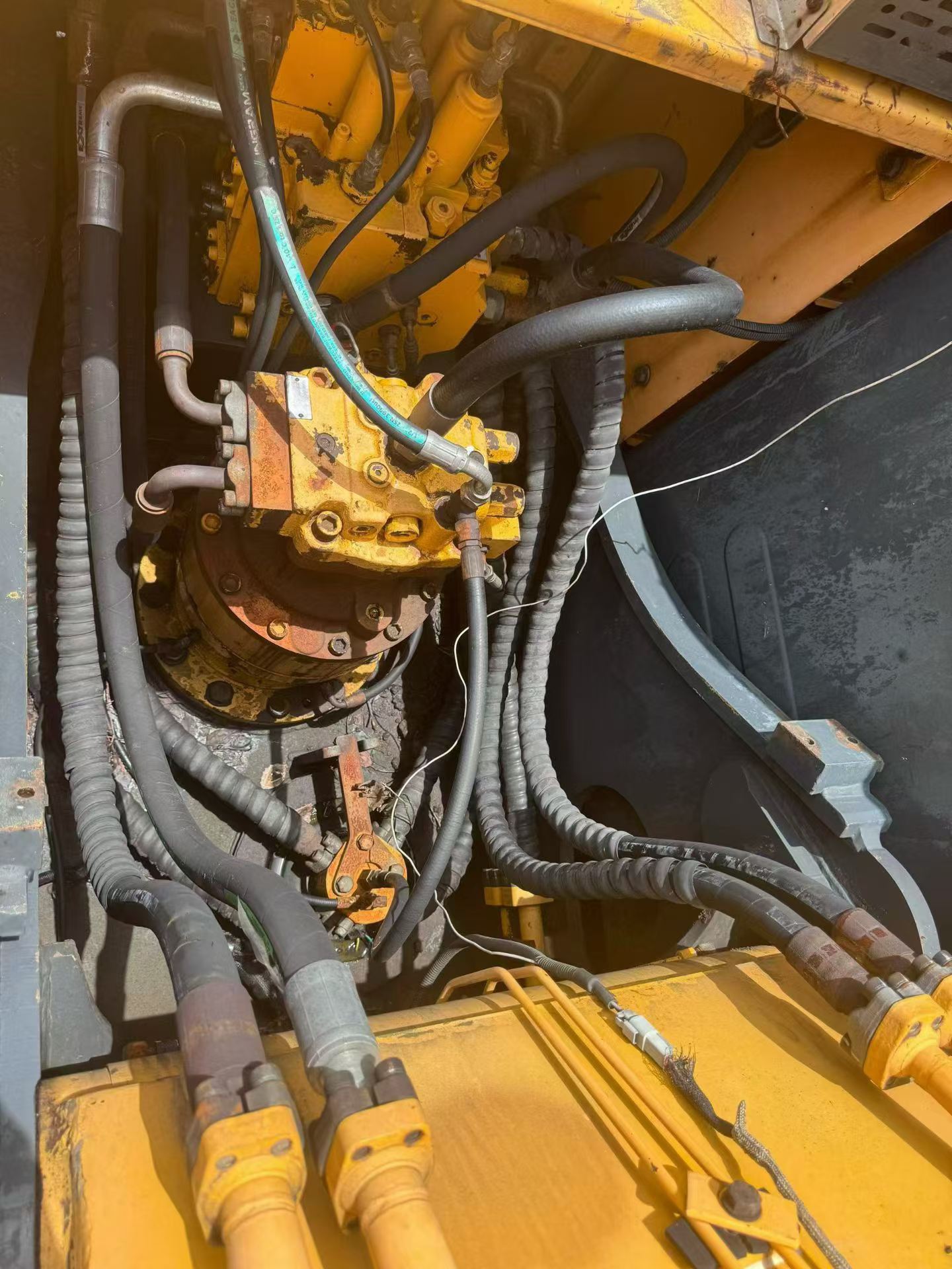 Buy Hyundai R215-7 Used Excavator / 7 Buy Hyundai R215-7 Used Excavator / 7
