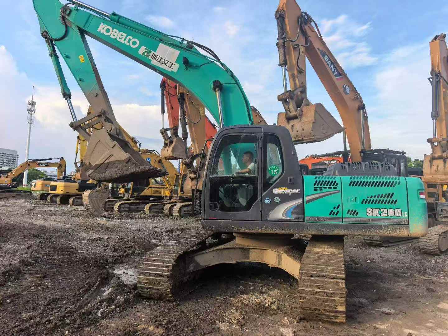 Buy Kobelco SK260 Used Excavator / 8