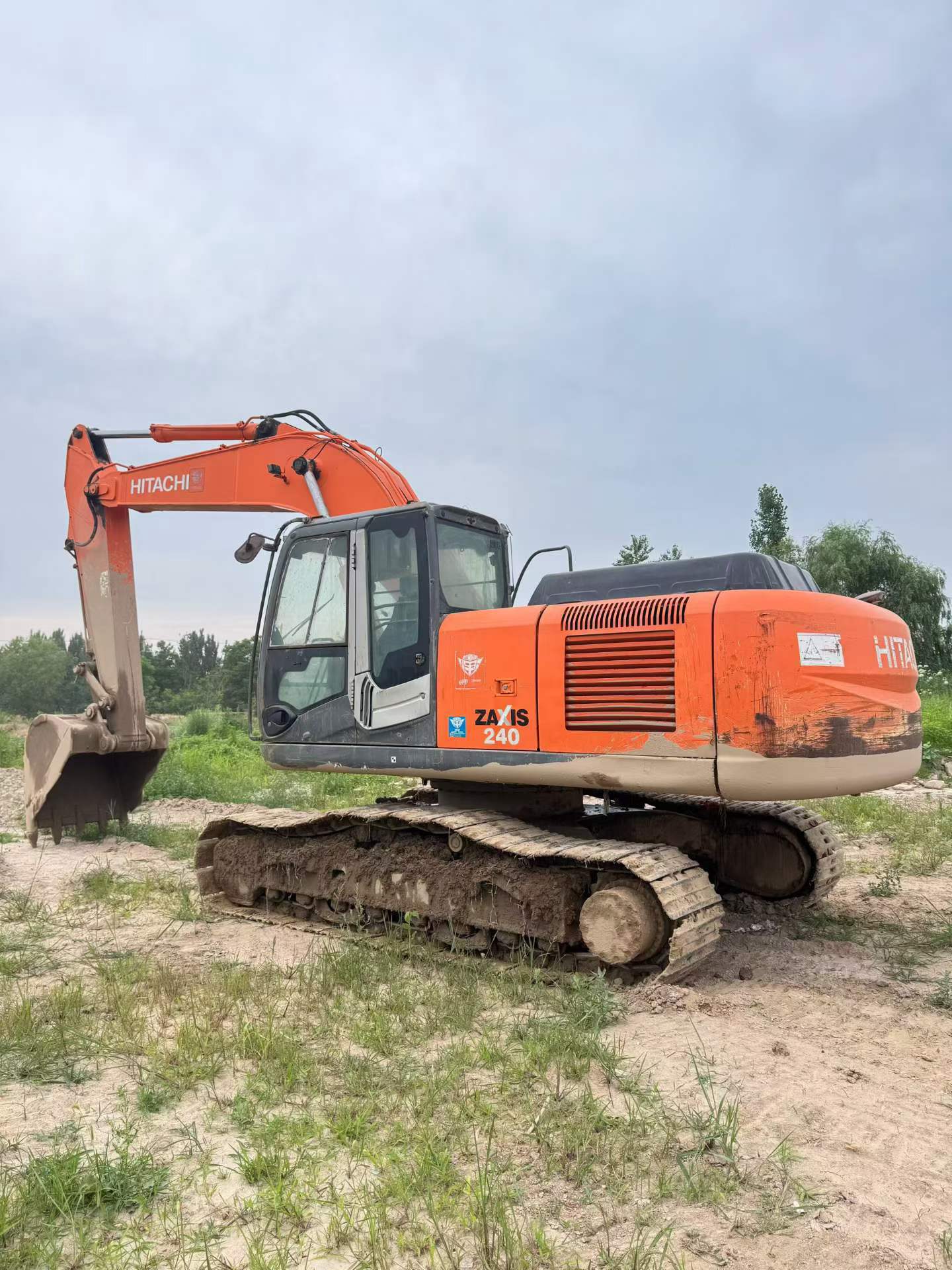 Buy Hitachi EX240-3 Used Excavator