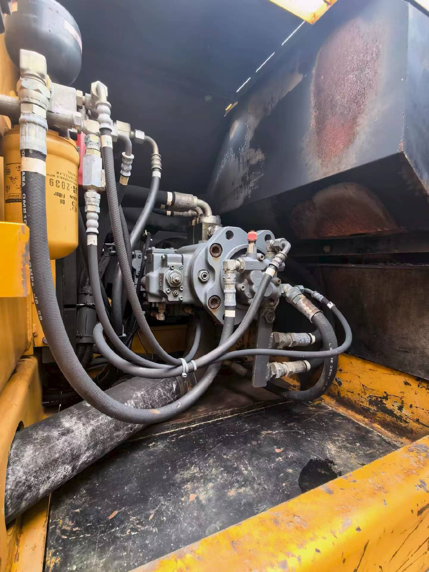 Buy Kato HD820V Used Excavator / 7 Buy Kato HD820V Used Excavator / 7
