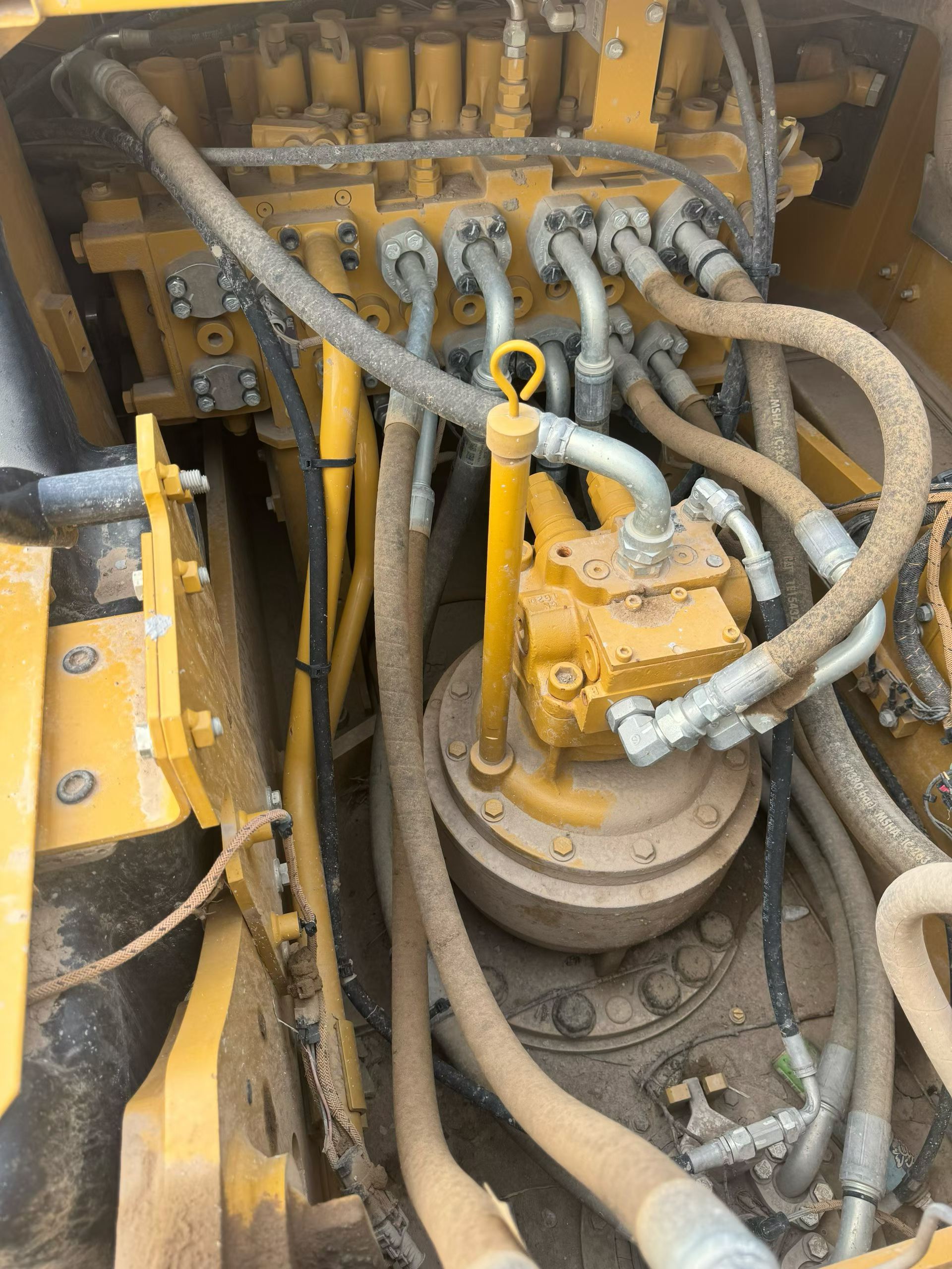 Buy Caterpillar 323 Used Excavator / 5 Buy Caterpillar 323 Used Excavator / 5