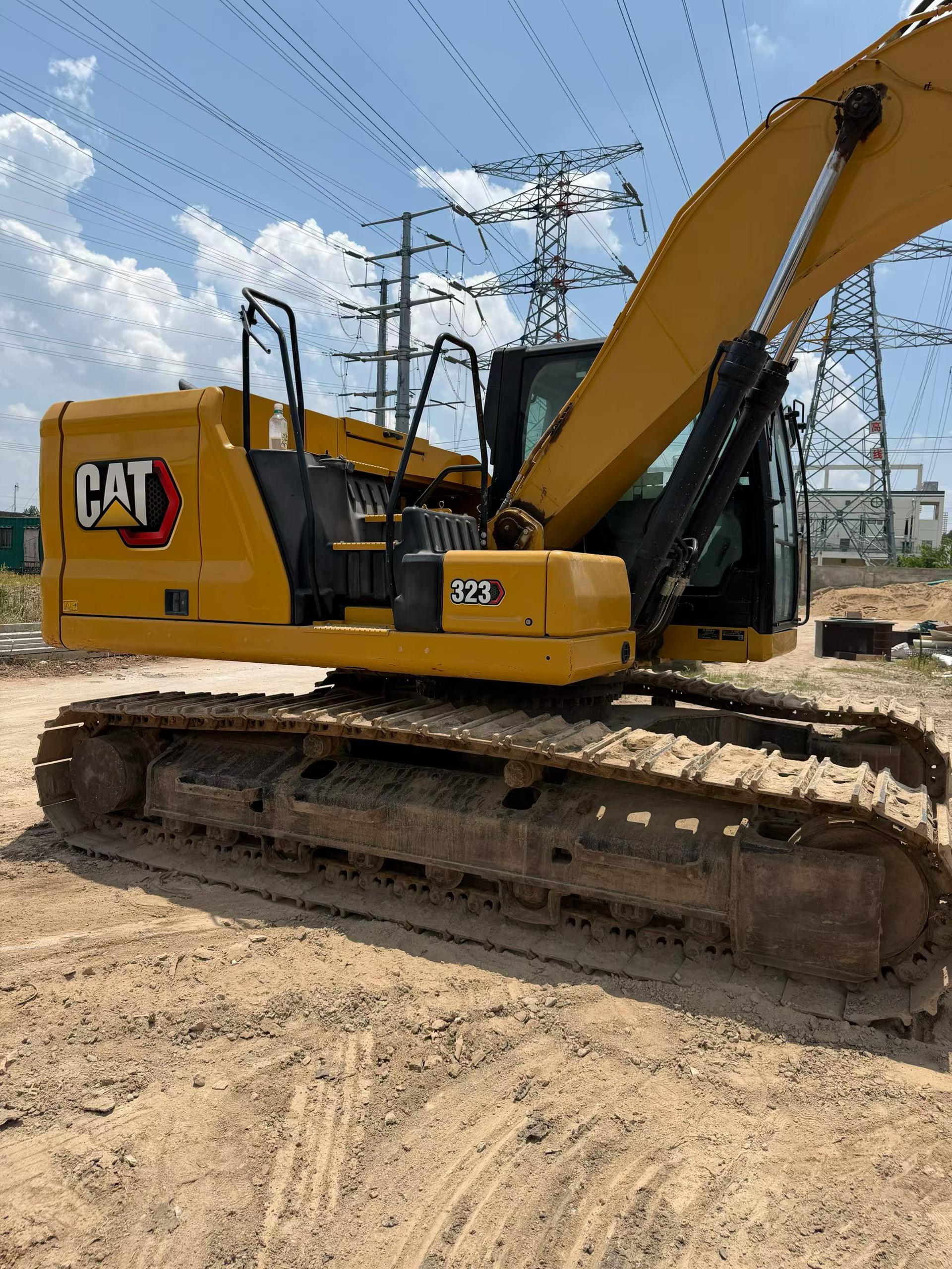 Buy Caterpillar 323 Used Excavator / 2 Buy Caterpillar 323 Used Excavator / 2