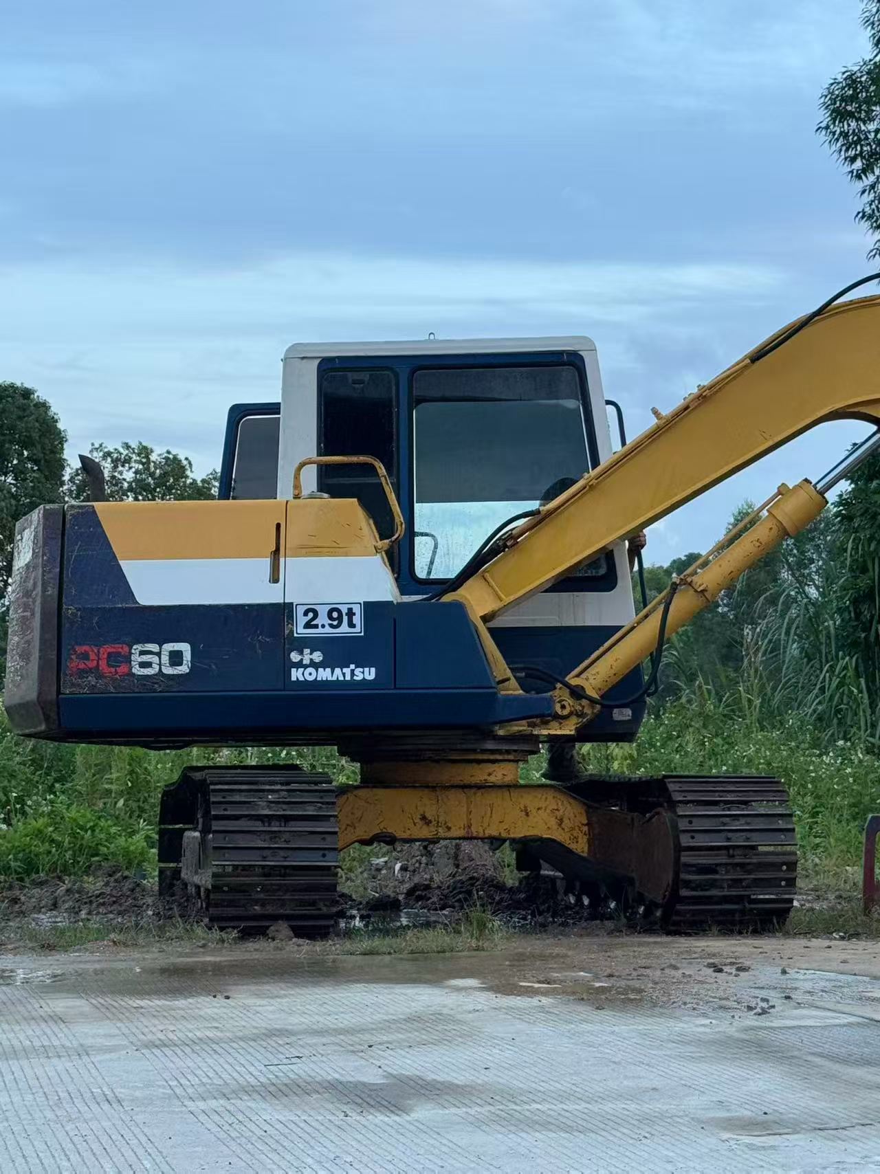 Buy Komatsu PC60-6 Used Excavator / 3 Buy Komatsu PC60-6 Used Excavator / 3