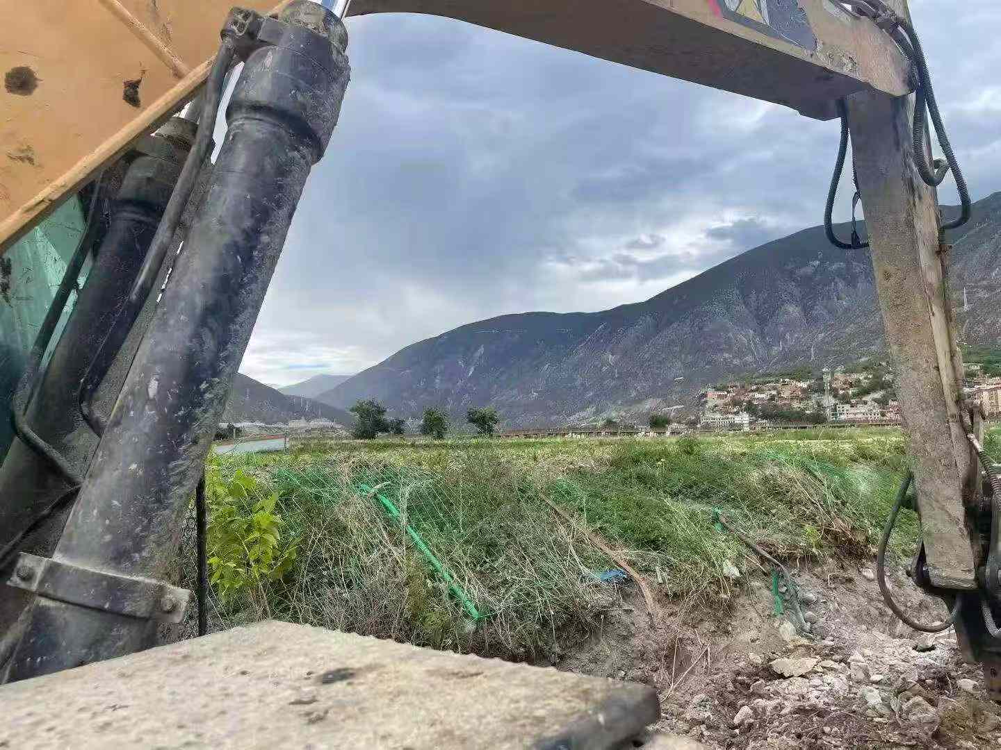 Buy Caterpillar 313D Used Excavator / 2 Buy Caterpillar 313D Used Excavator / 2