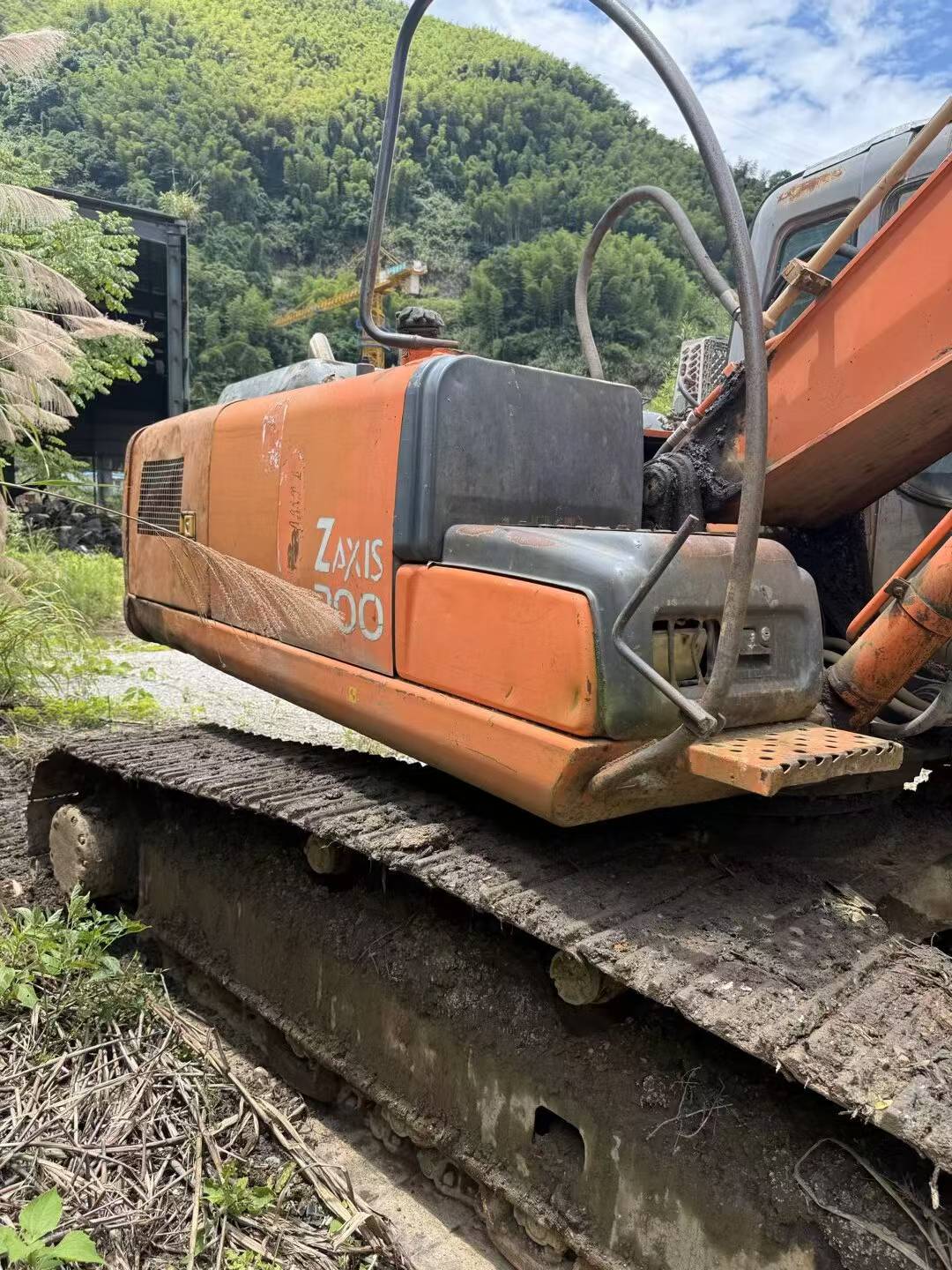 Buy Hitachi ZX200-6 Used Excavator / 2 Buy Hitachi ZX200-6 Used Excavator / 2