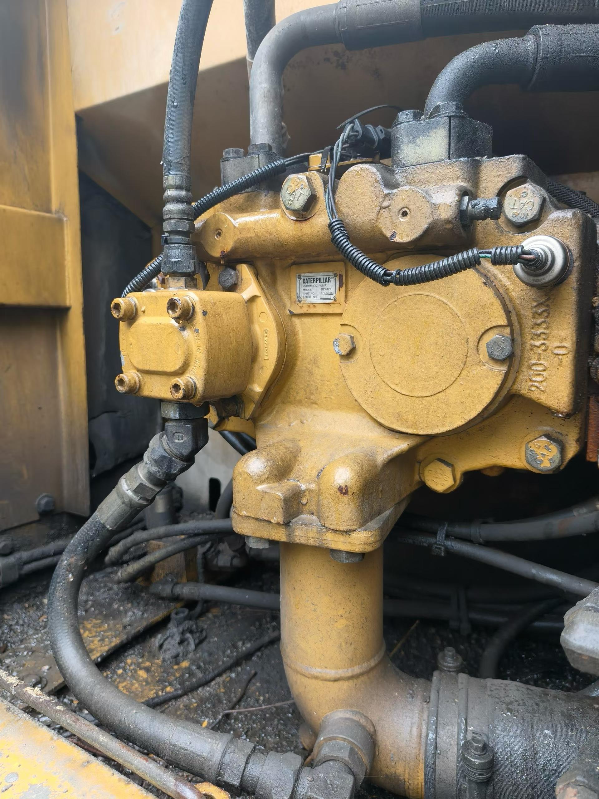 Buy Caterpillar 320D Used Excavator / 2 Buy Caterpillar 320D Used Excavator / 2