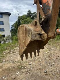 Buy Hitachi ZX200-6 Used Excavator / 5 Buy Hitachi ZX200-6 Used Excavator / 5