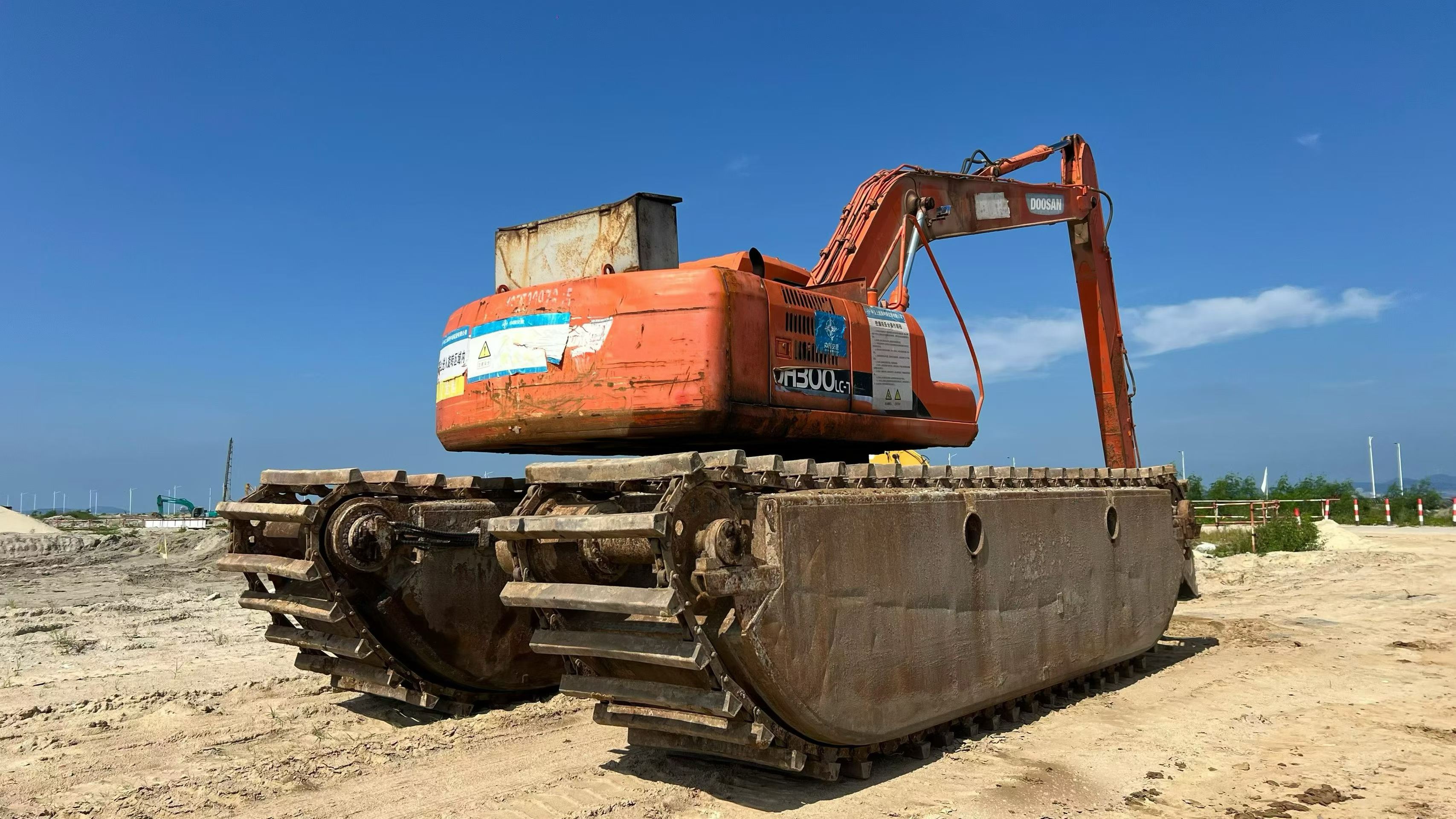 Buy Doosan DH220-7 Used Excavator / 6 Buy Doosan DH220-7 Used Excavator / 6