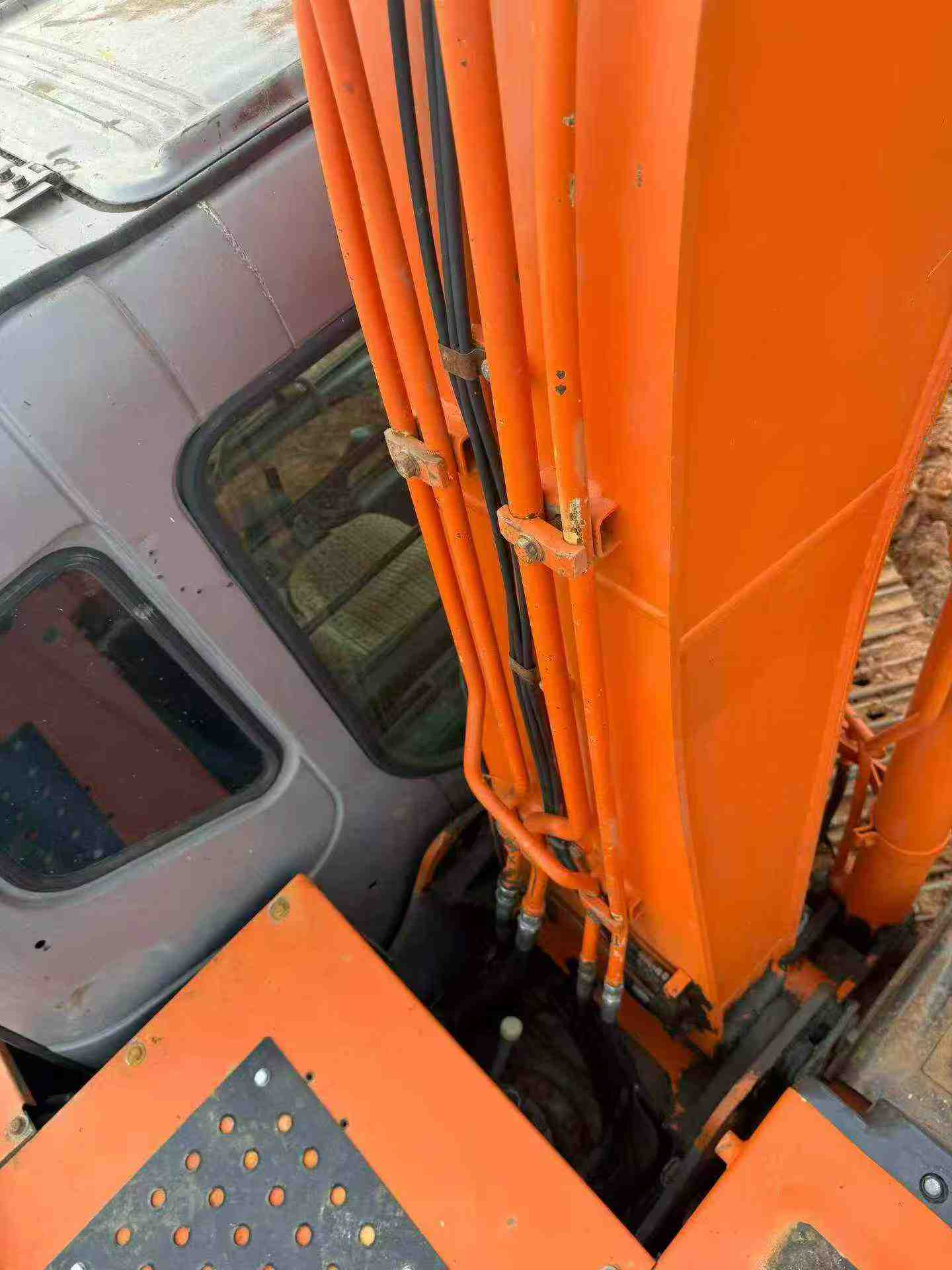 Buy Hitachi EX120-6 Used Excavator / 8 Buy Hitachi EX120-6 Used Excavator / 8