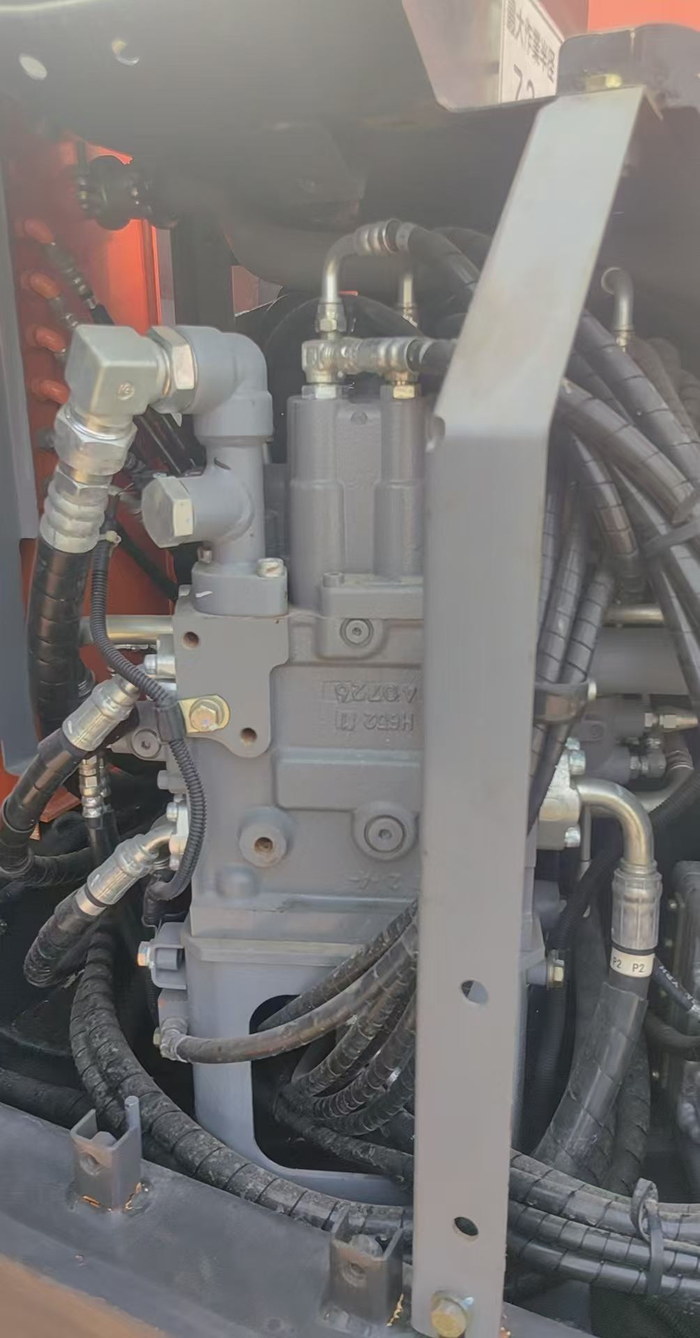 Купить Подержанный Экскаватор Hitachi EX135UR / 5 Купить Подержанный Экскаватор Hitachi EX135UR / 5