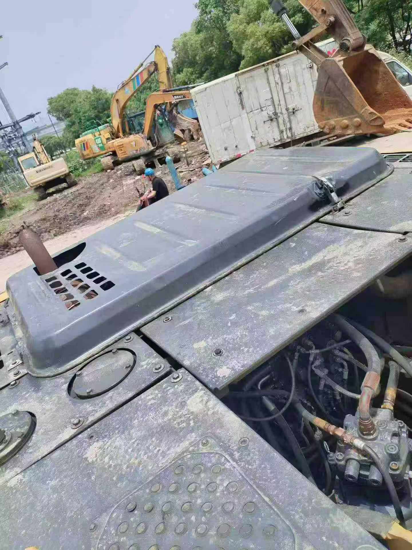 Buy Sumitomo SH200A5 Used Excavator / 6