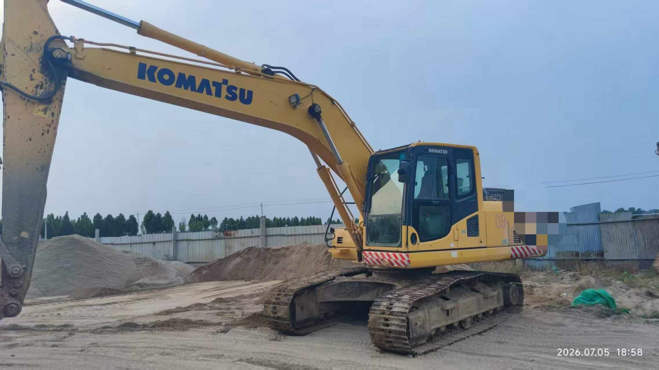 Buy Komatsu PC200 Used Excavator / 4 Buy Komatsu PC200 Used Excavator / 4