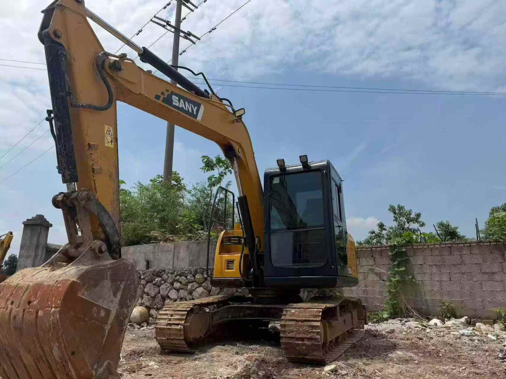Buy Sany SY75 Used Excavator / 2 Buy Sany SY75 Used Excavator / 2