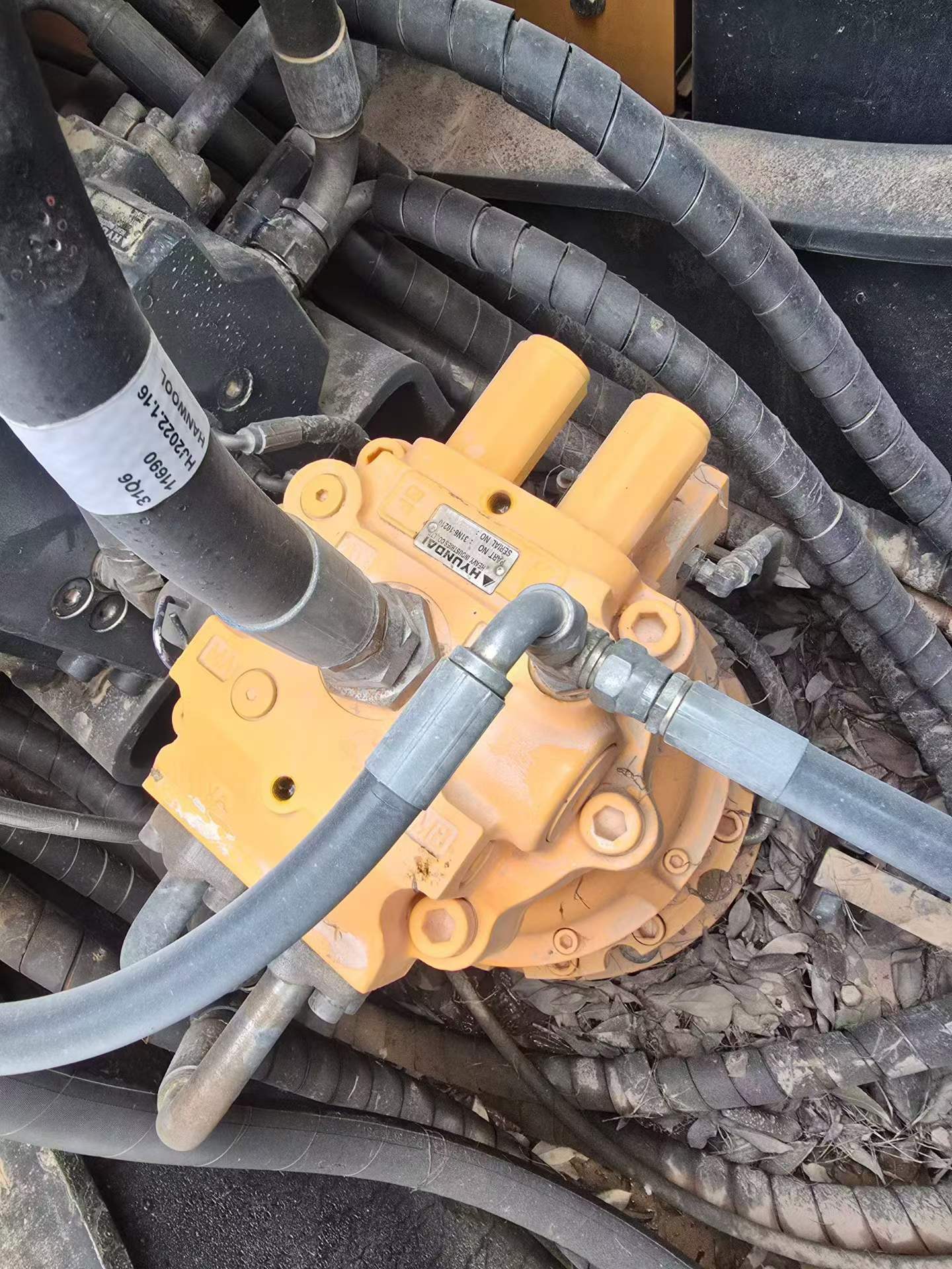 Buy Hyundai R215VS Used Excavator / 6