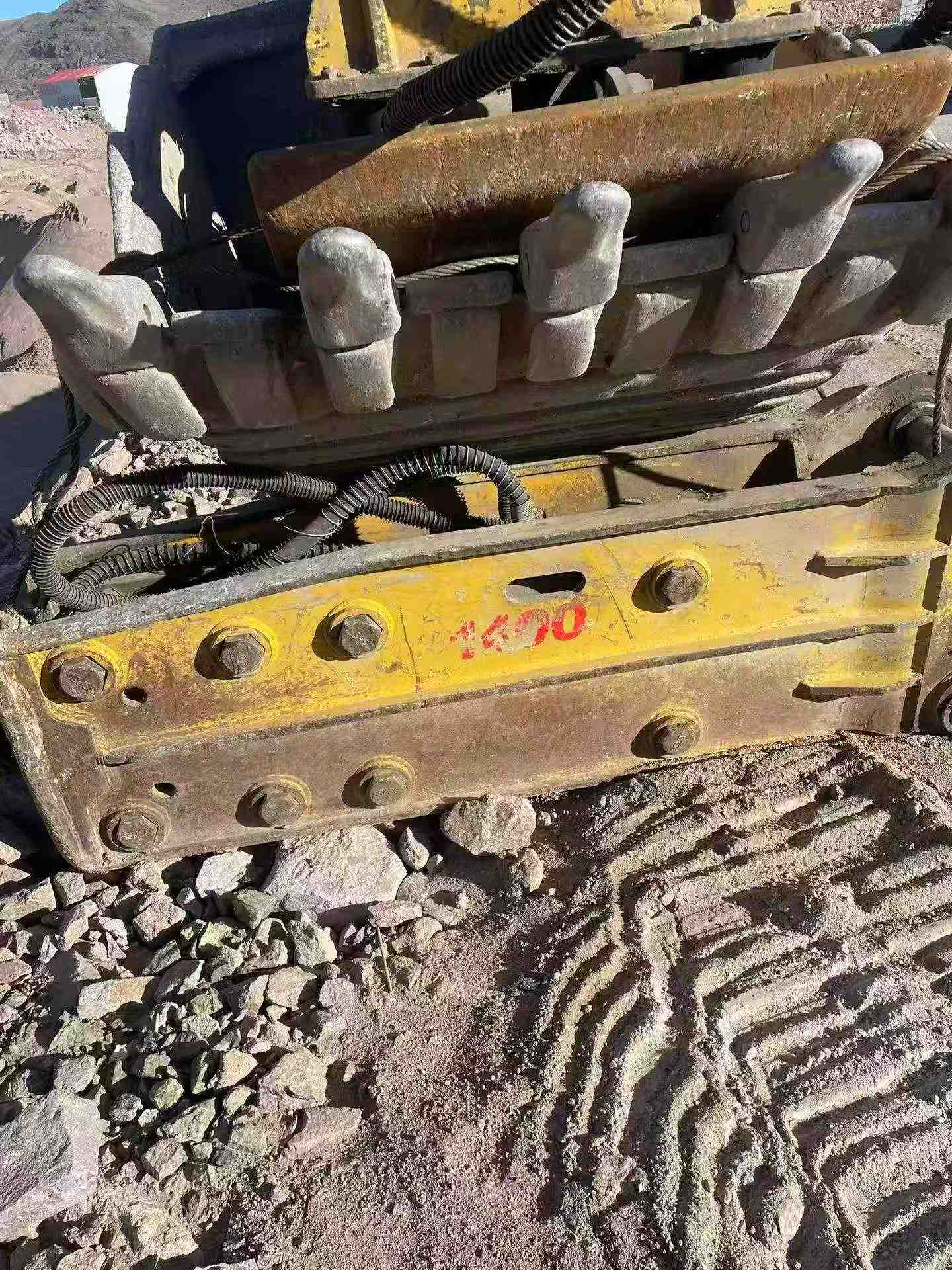 Buy XCMG XE225DK Used Excavator / 6 Buy XCMG XE225DK Used Excavator / 6