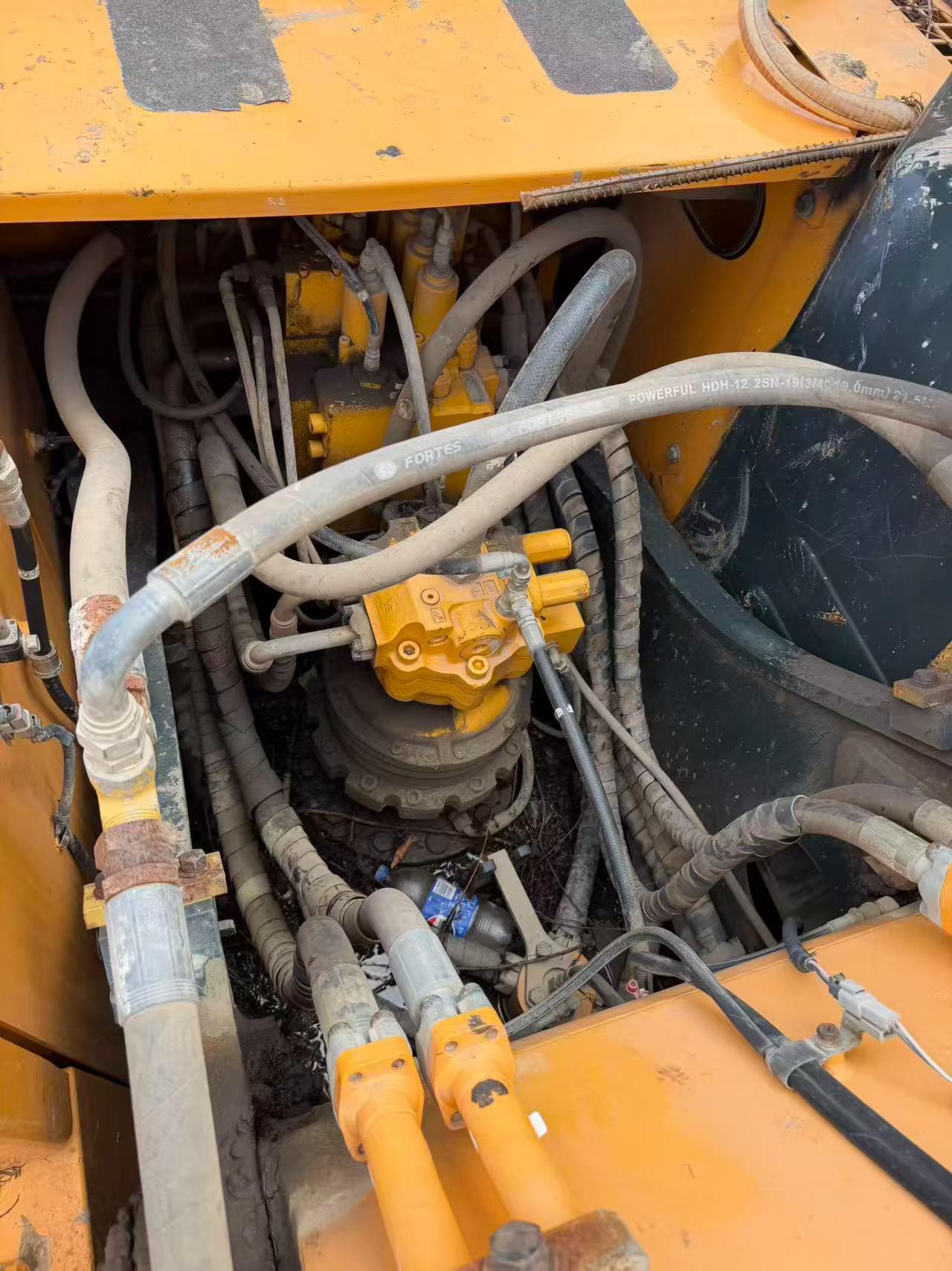 Buy Hyundai R215-7 Used Excavator / 6 Buy Hyundai R215-7 Used Excavator / 6