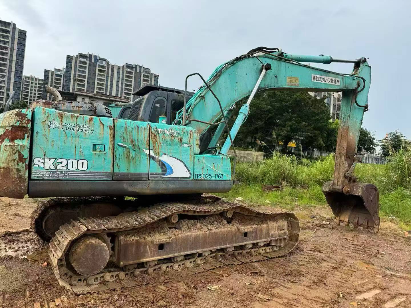 Buy Kobelco SK200 Used Excavator / 9