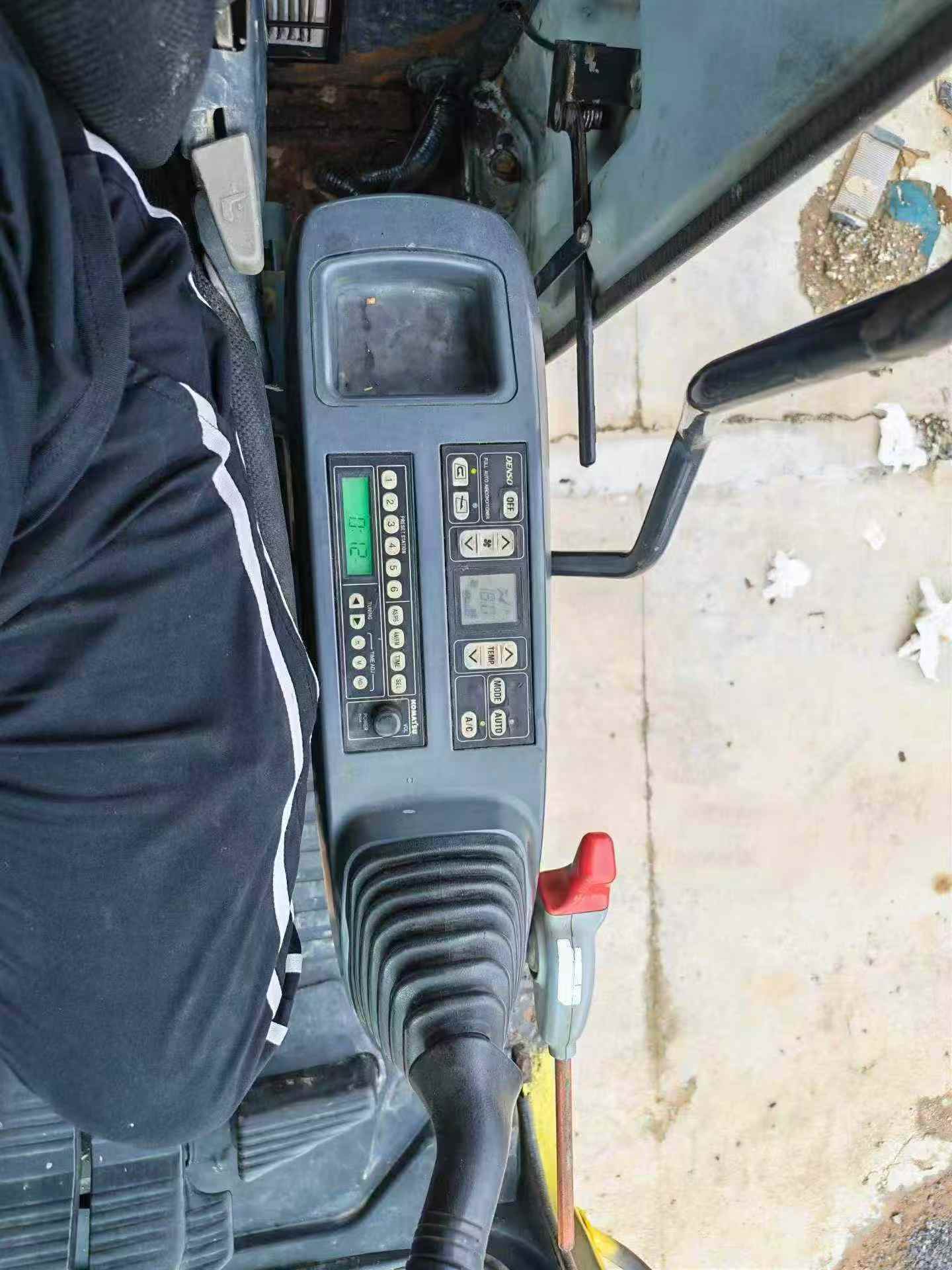 Buy Komatsu PC110-7 Used Excavator / 9 Buy Komatsu PC110-7 Used Excavator / 9