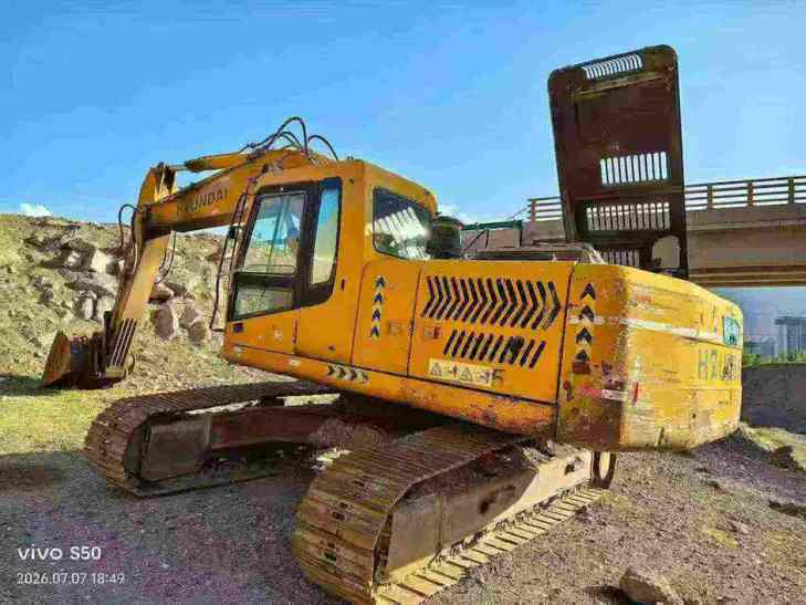Buy Hyundai R265LC-7 Used Excavator / 1