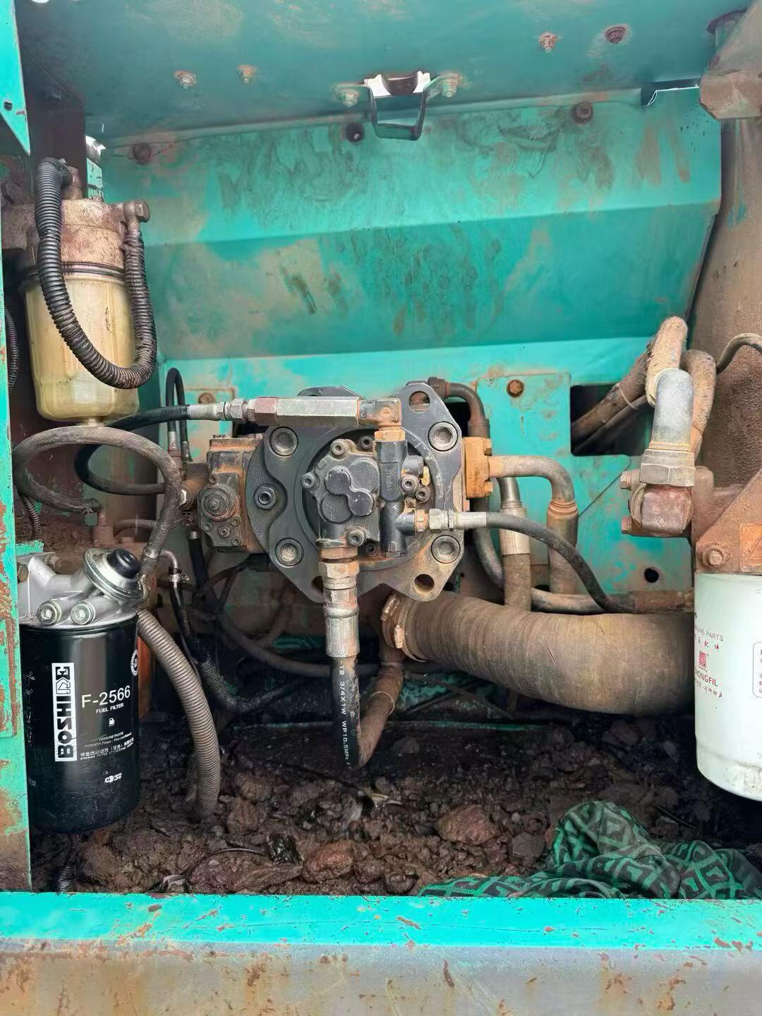 Buy Kobelco SK200 Used Excavator / 2