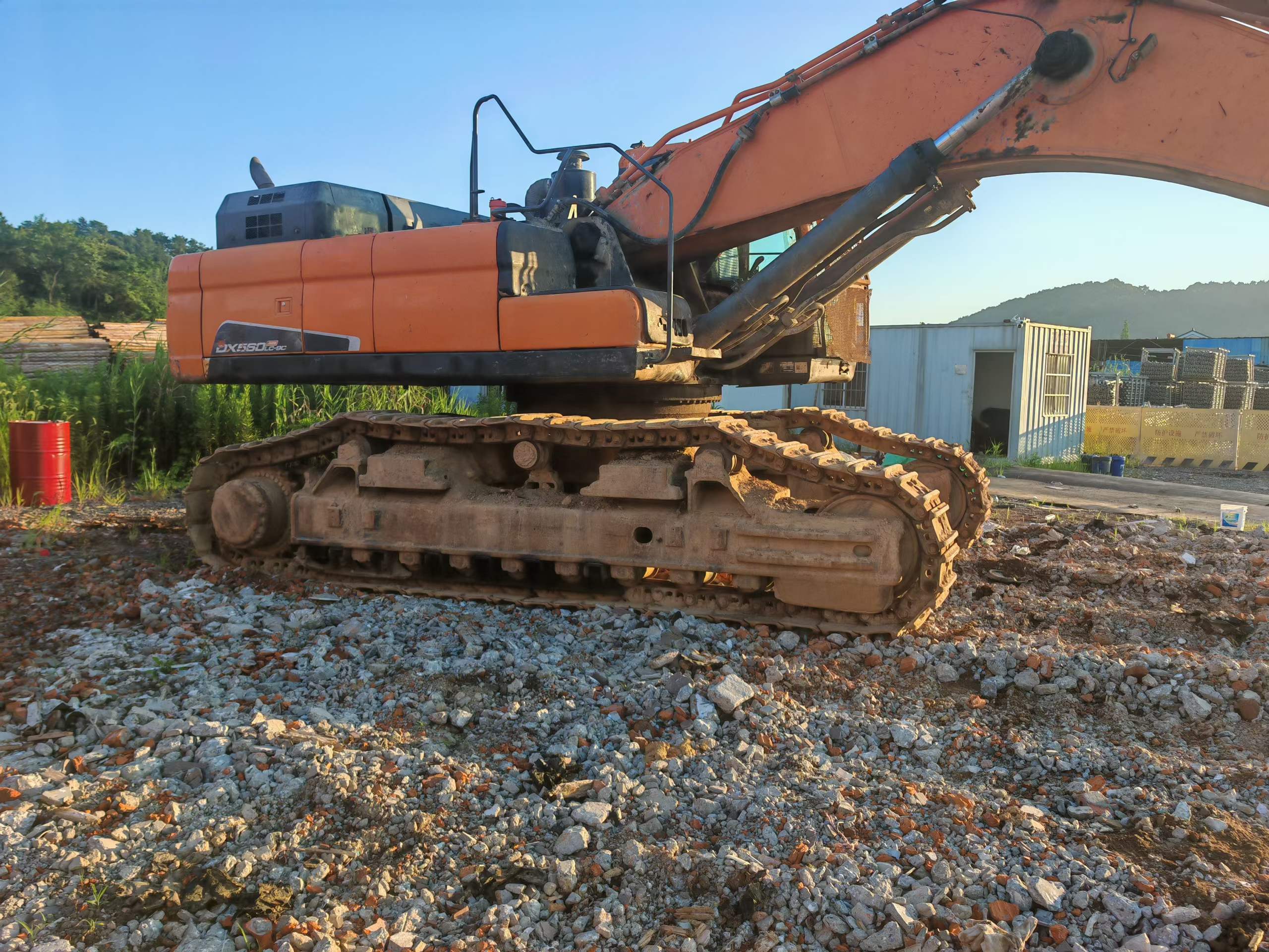 Buy Doosan DH200-3 Used Excavator / 2 Buy Doosan DH200-3 Used Excavator / 2