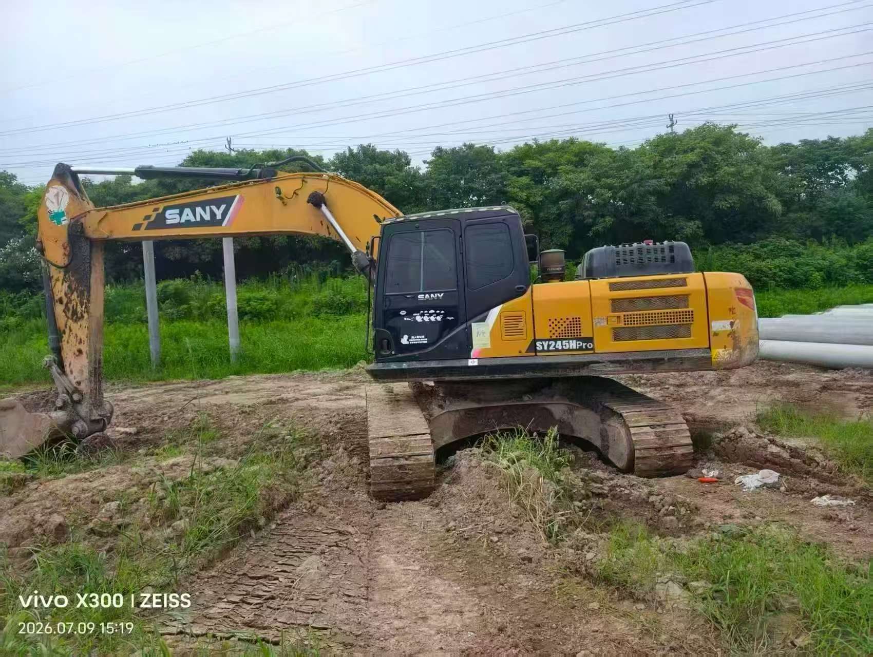 Buy Sany SY245H Used Excavator / 3 Buy Sany SY245H Used Excavator / 3