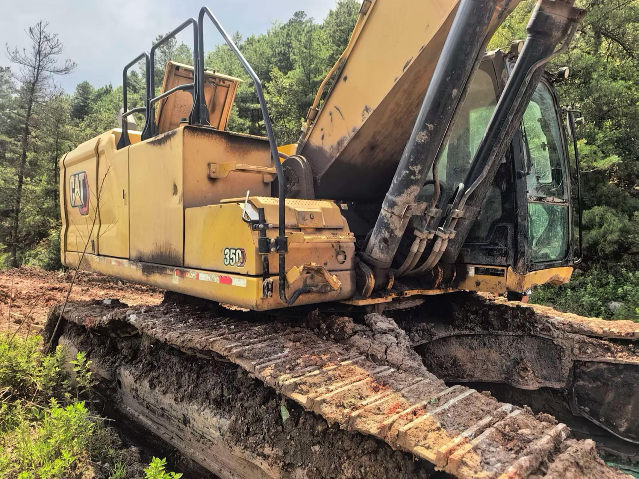 Buy Caterpillar 350L Used Excavator / 2 Buy Caterpillar 350L Used Excavator / 2
