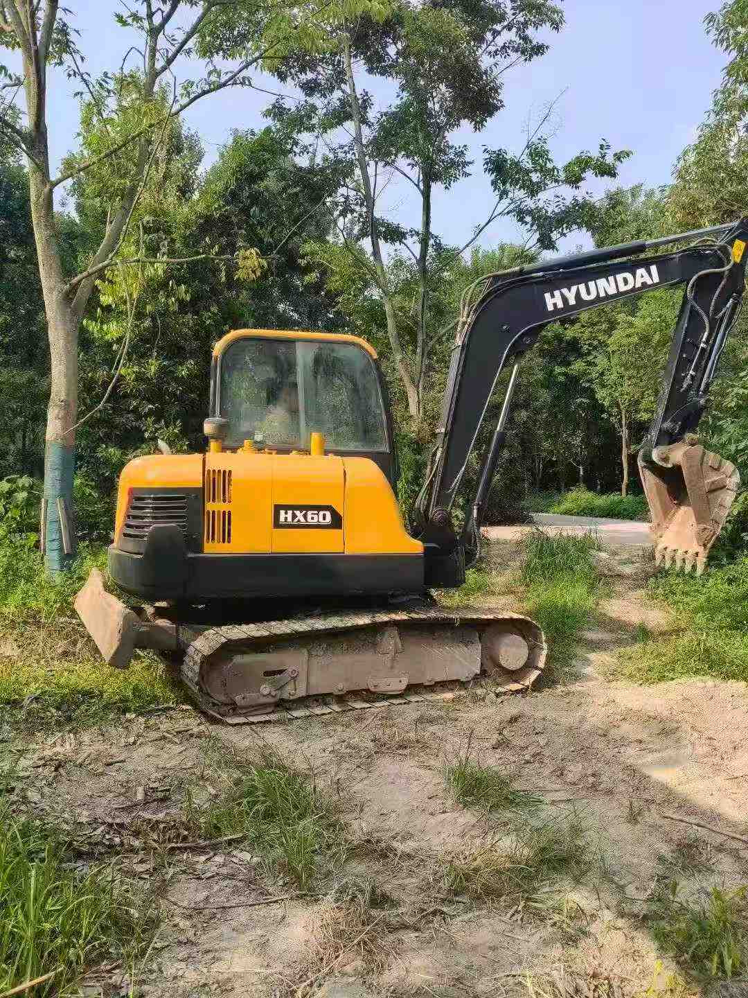 Buy Hyundai HX60 Used Excavator / 1