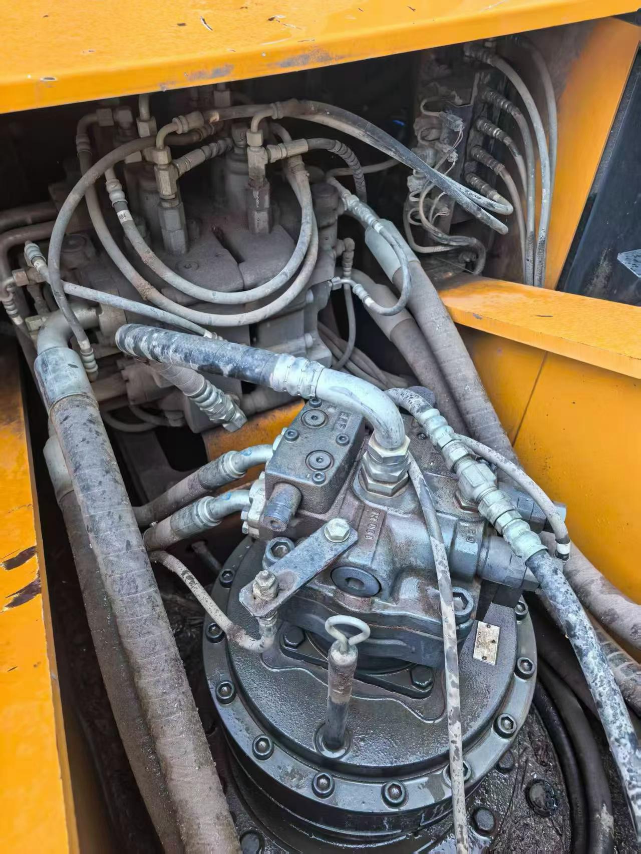 Buy Kato HD1430 Used Excavator / 4 Buy Kato HD1430 Used Excavator / 4