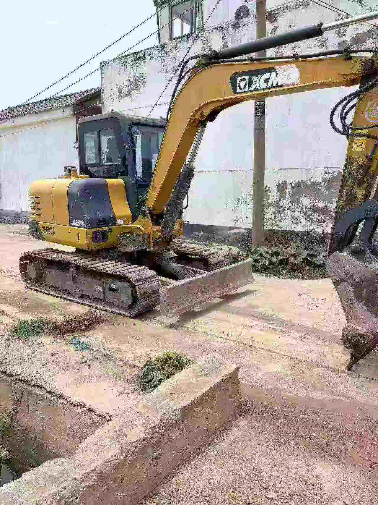 Buy XCMG XE60 Used Excavator / 1