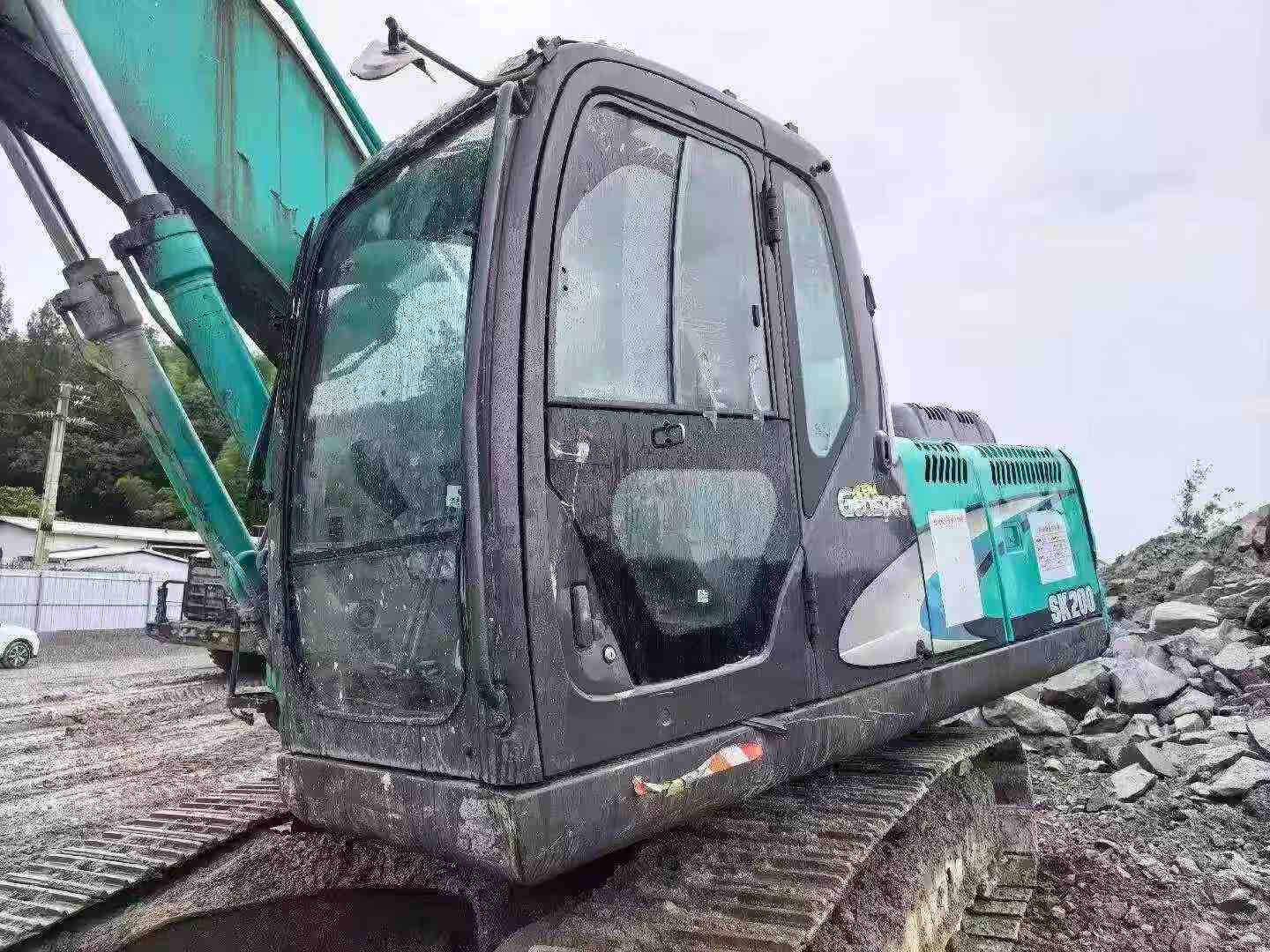 Buy Kobelco SK200-11 Used Excavator / 4 Buy Kobelco SK200-11 Used Excavator / 4