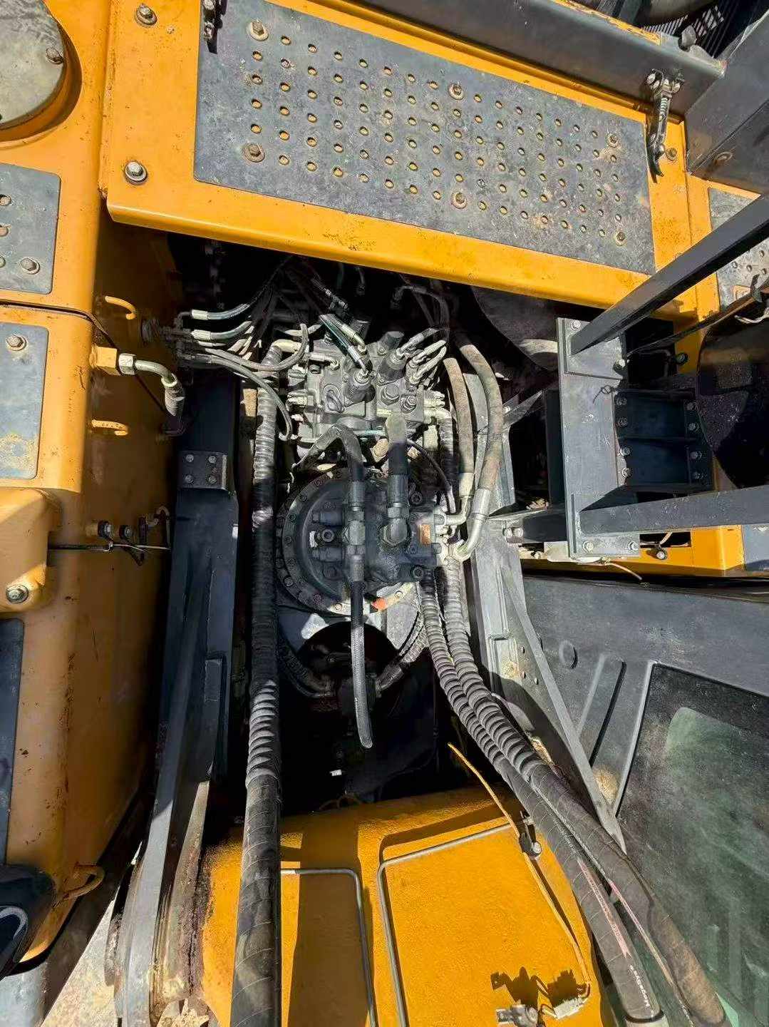 Buy XCMG XE490DK Used Excavator / 6 Buy XCMG XE490DK Used Excavator / 6