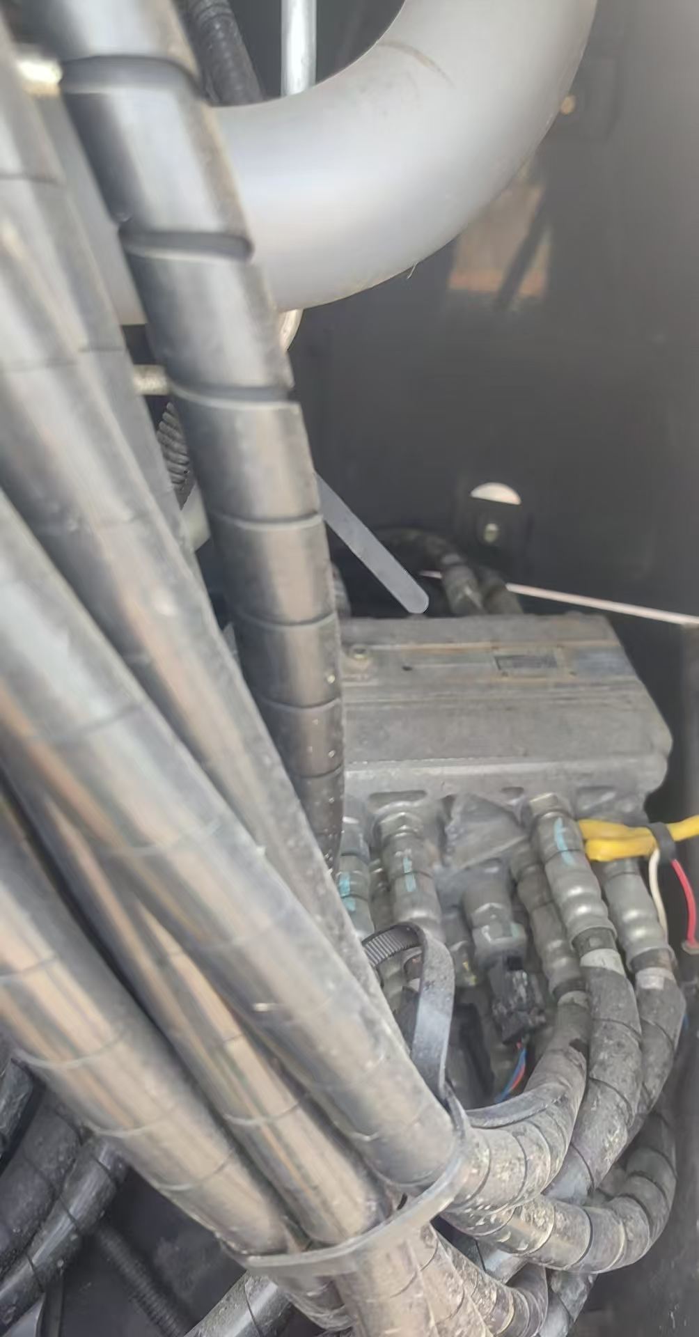 Купить Подержанный Экскаватор Hitachi EX135UR / 3 Купить Подержанный Экскаватор Hitachi EX135UR / 3