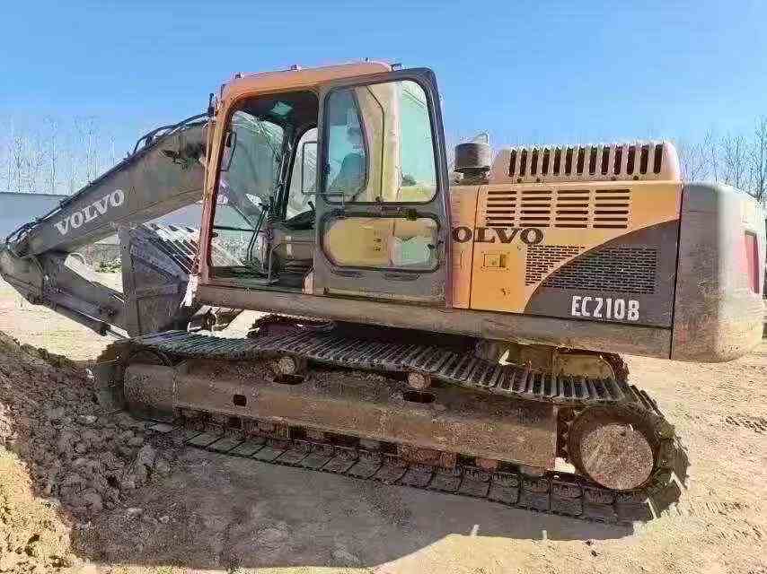 Buy Volvo EC210BLC Used Excavator / 1