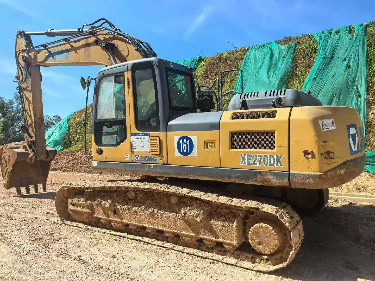 Buy XCMG XE270DK Used Excavator / 2