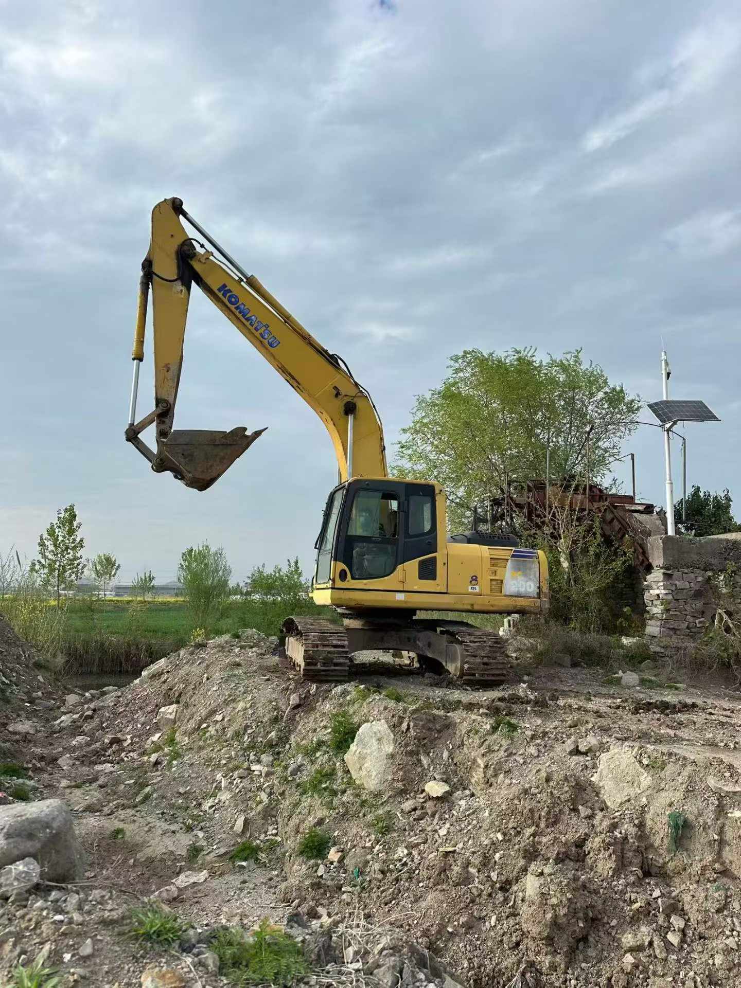 Buy Komatsu PC200 Used Excavator / 4 Buy Komatsu PC200 Used Excavator / 4