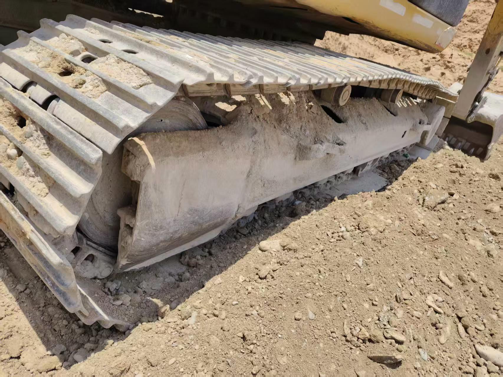 Buy Caterpillar 323D2L Used Excavator / 2 Buy Caterpillar 323D2L Used Excavator / 2