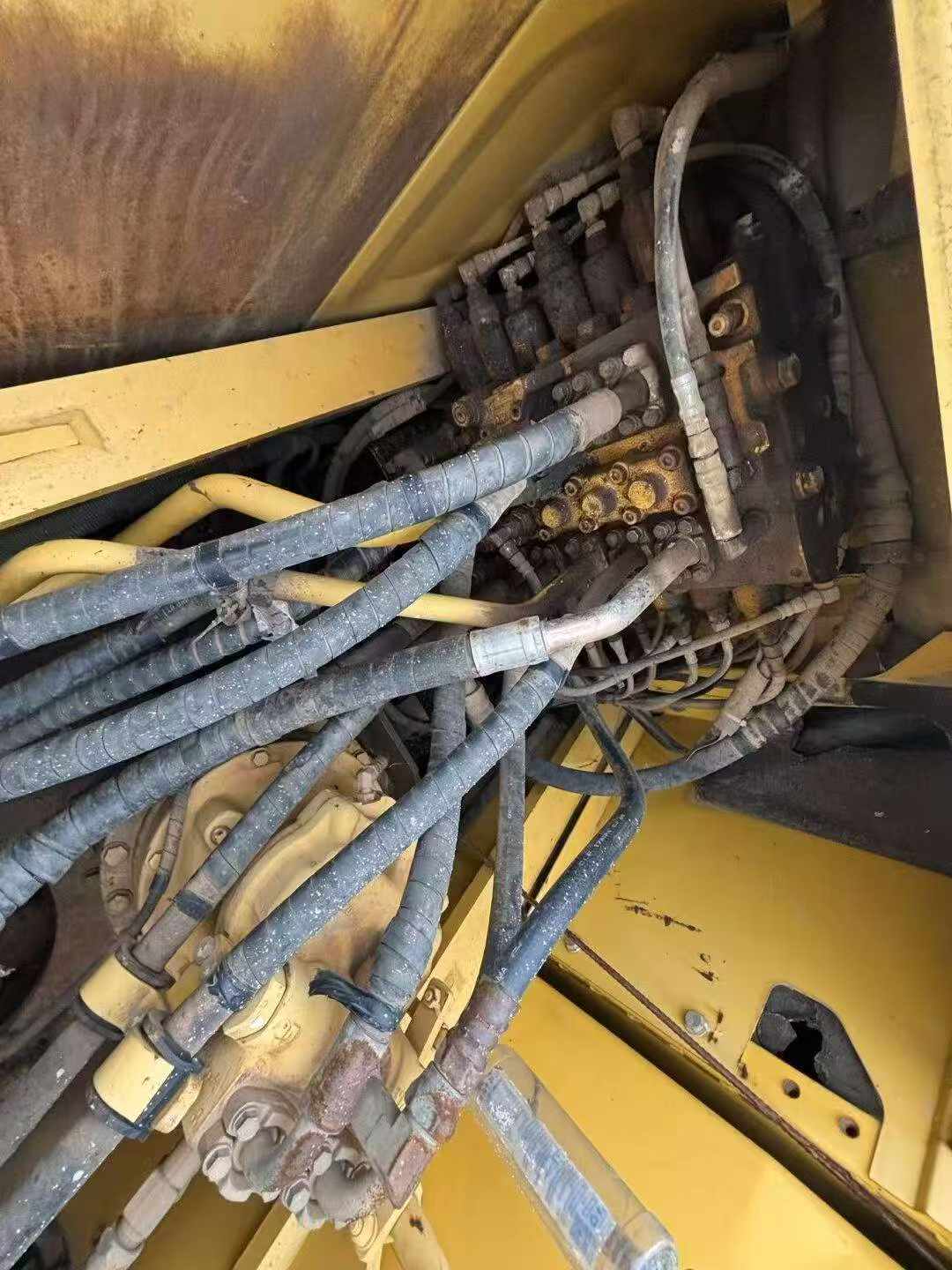 Buy Komatsu PC200 Used Excavator / 3 Buy Komatsu PC200 Used Excavator / 3