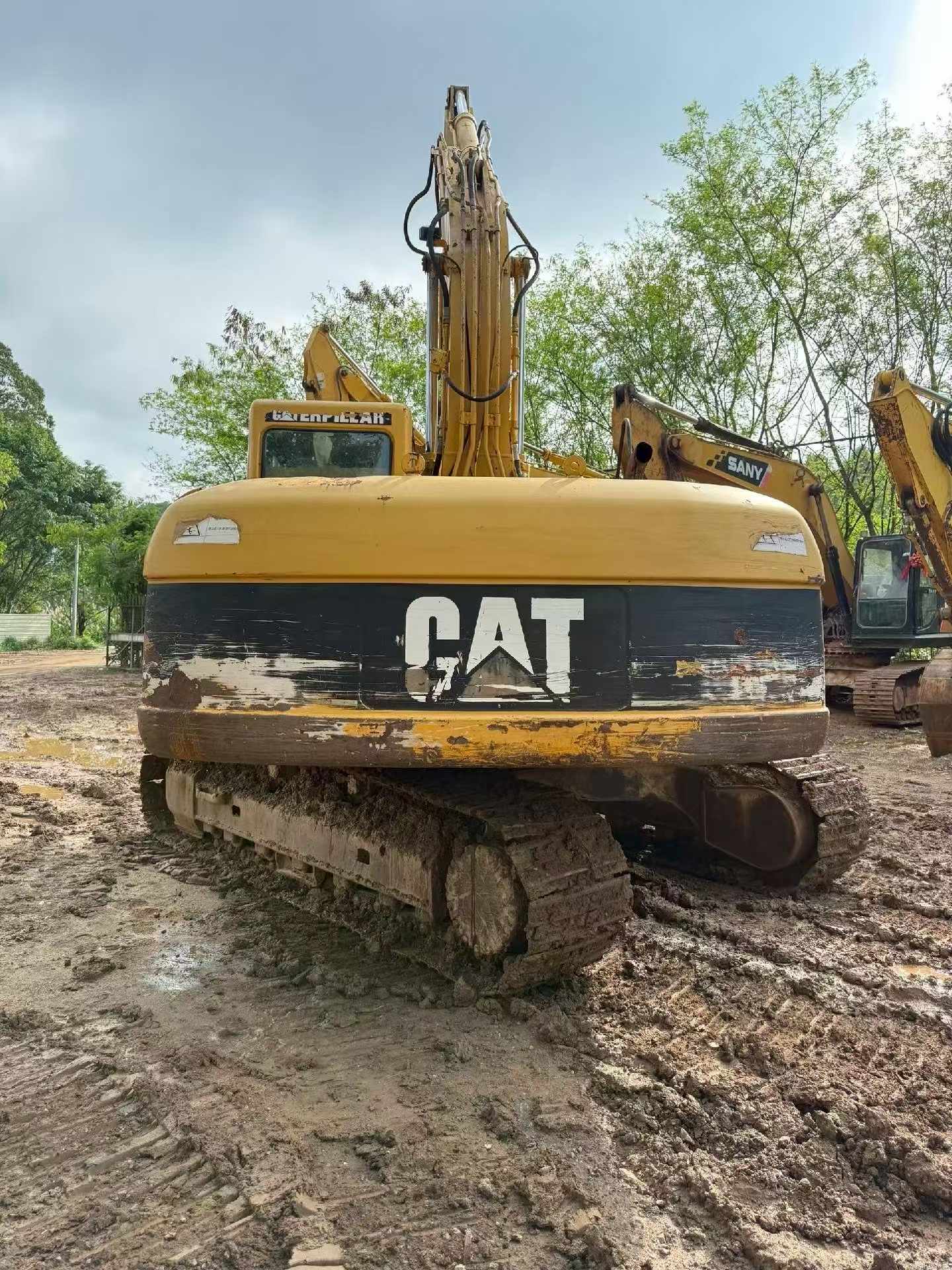 Buy Caterpillar 320C Used Excavator / 2 Buy Caterpillar 320C Used Excavator / 2