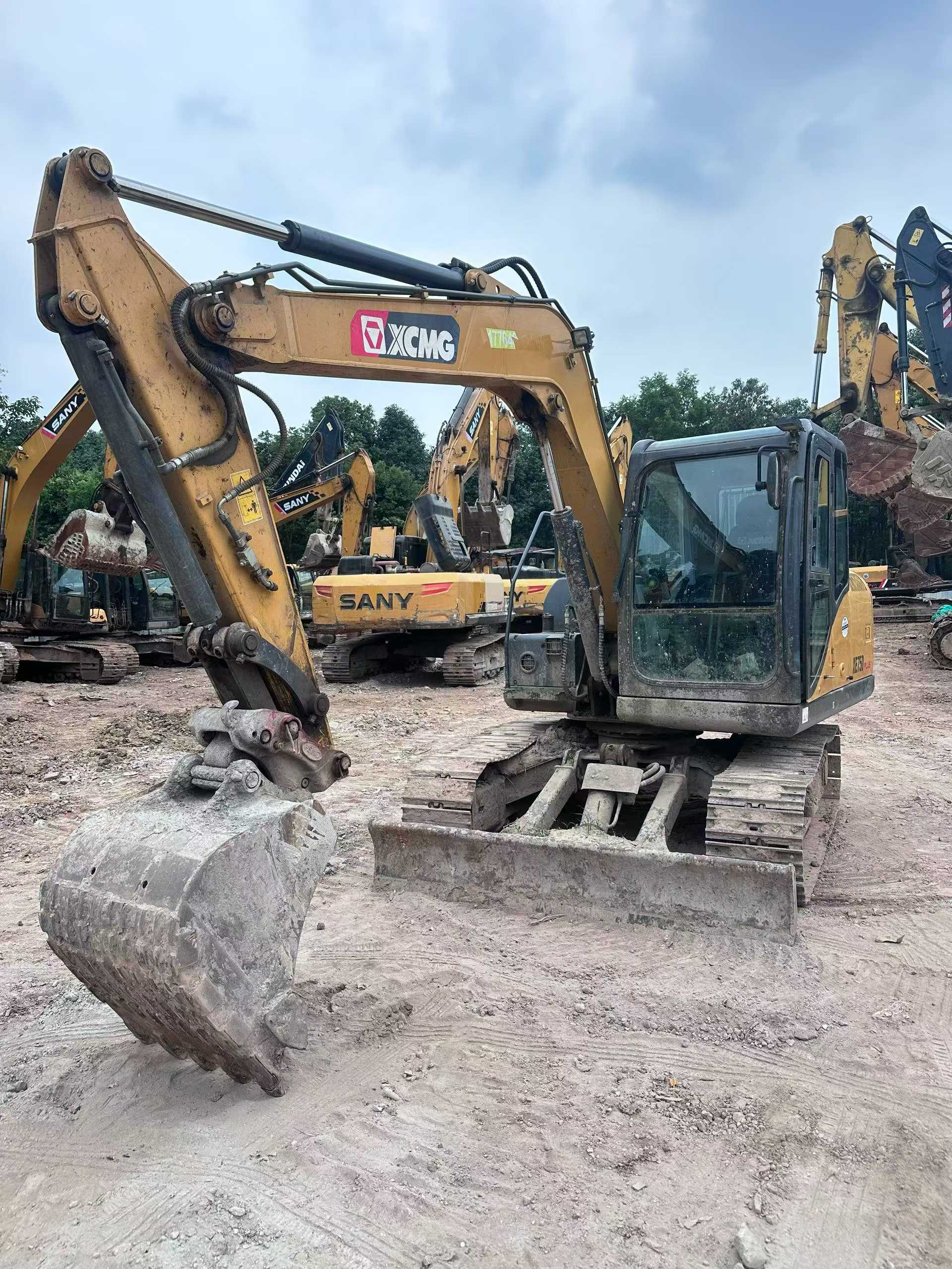 Buy XCMG XE75C Used Excavator / 8 Buy XCMG XE75C Used Excavator / 8