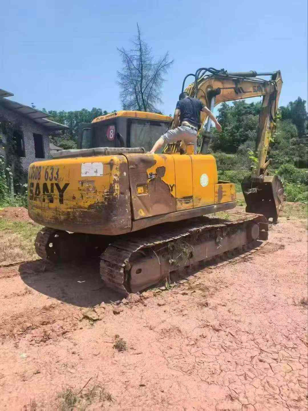 Buy Sany SY135 Used Excavator / 2 Buy Sany SY135 Used Excavator / 2