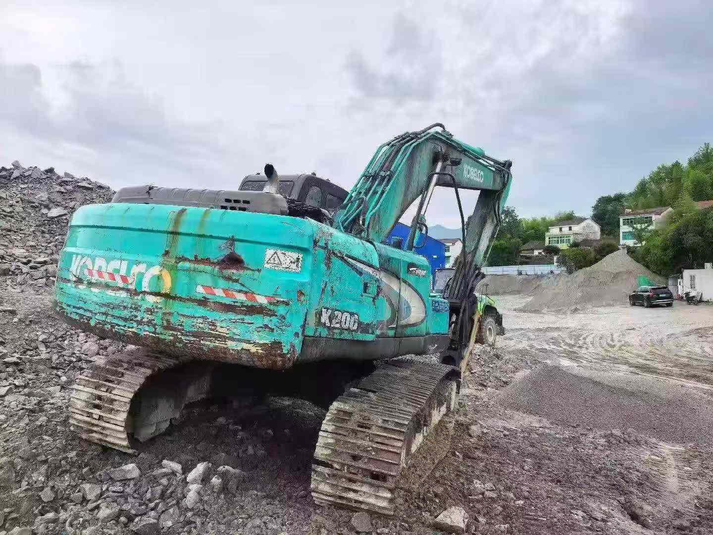 Buy Kobelco SK200-11 Used Excavator / 1