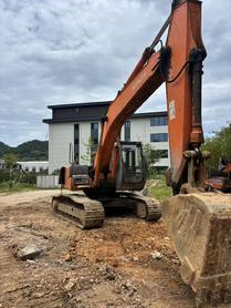 Buy Hitachi ZX200-6 Used Excavator / 2 Buy Hitachi ZX200-6 Used Excavator / 2