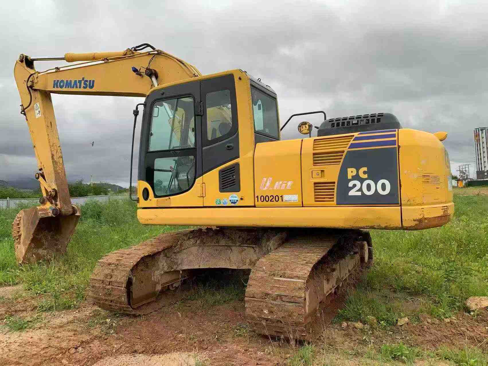 Buy Komatsu PC200-8N1 Used Excavator / 1