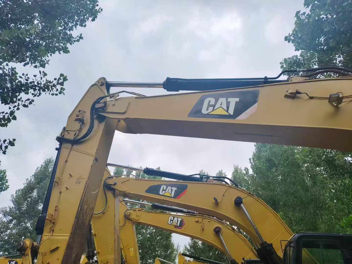 Buy Caterpillar 323 Used Excavator / 6