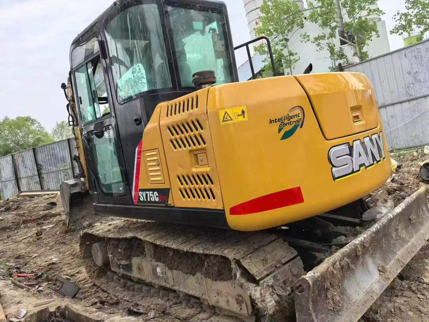 Buy Sany SY75 Used Excavator / 1