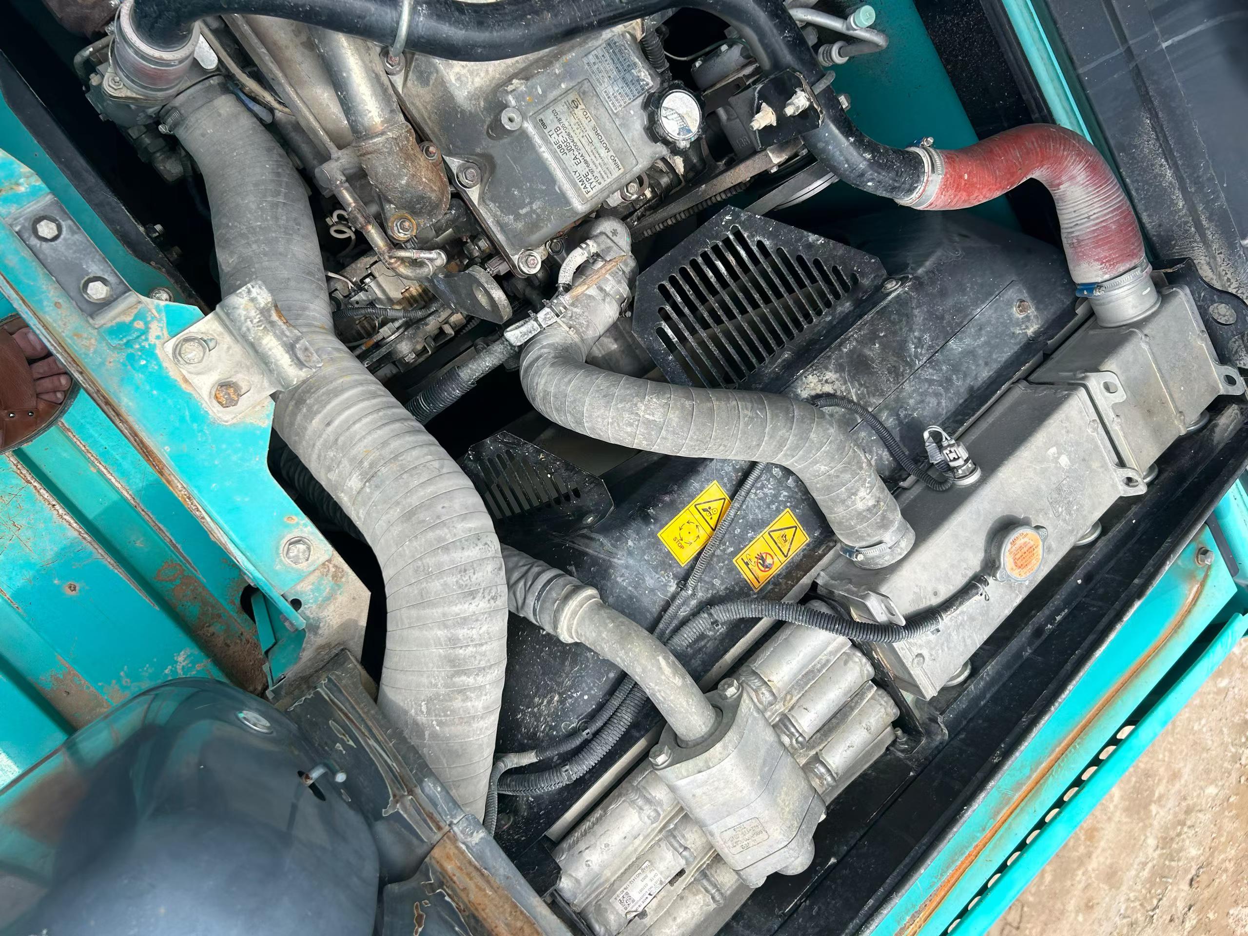 Buy Kobelco SK200 Used Excavator / 6