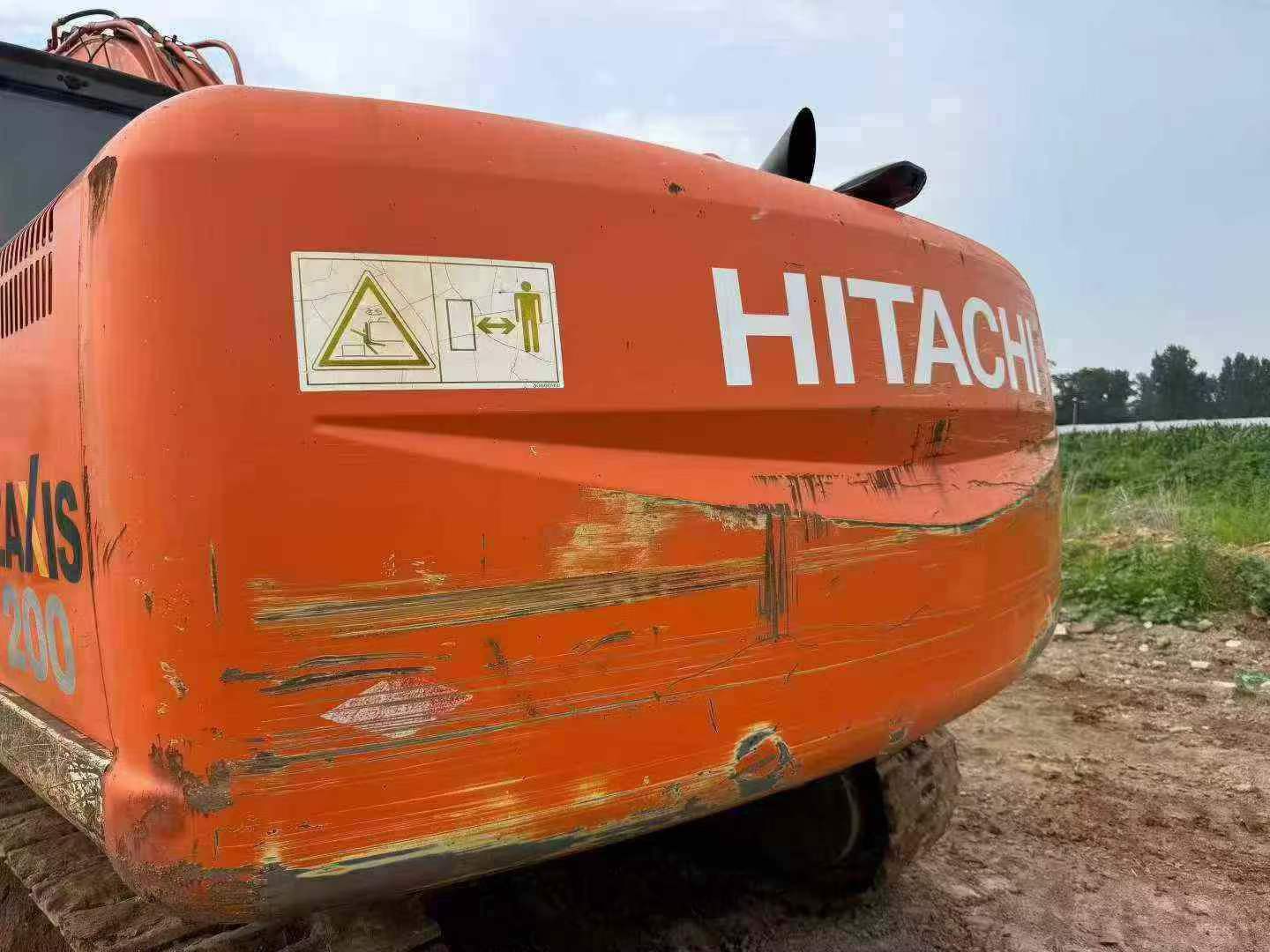 Купить Подержанный Экскаватор Hitachi EX200-3 / 7 Купить Подержанный Экскаватор Hitachi EX200-3 / 7